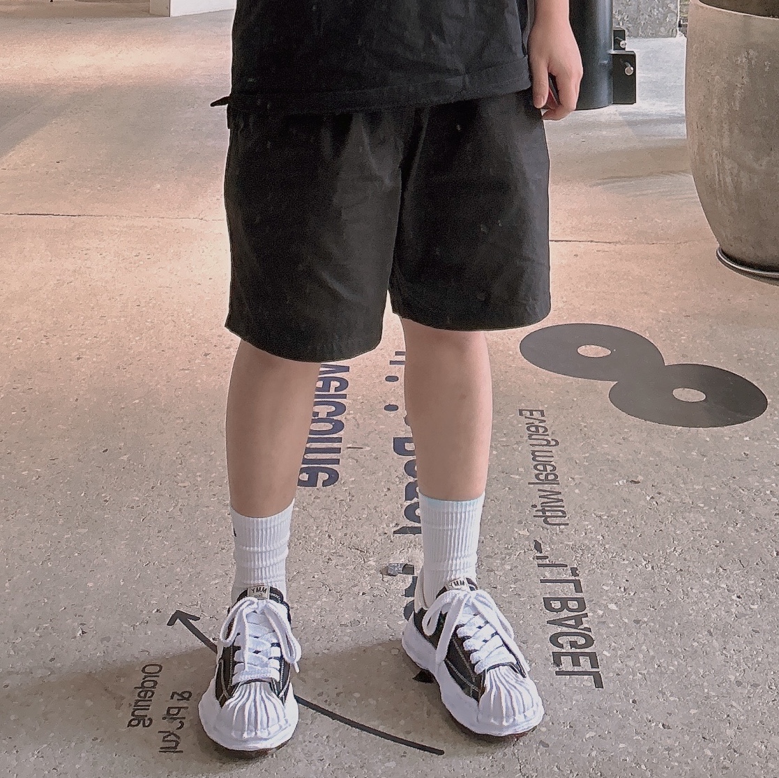 Maison Mihara Yasuhiro Blakey OG Sole Canvas Low-top Sneakers Black White 착용 스타일