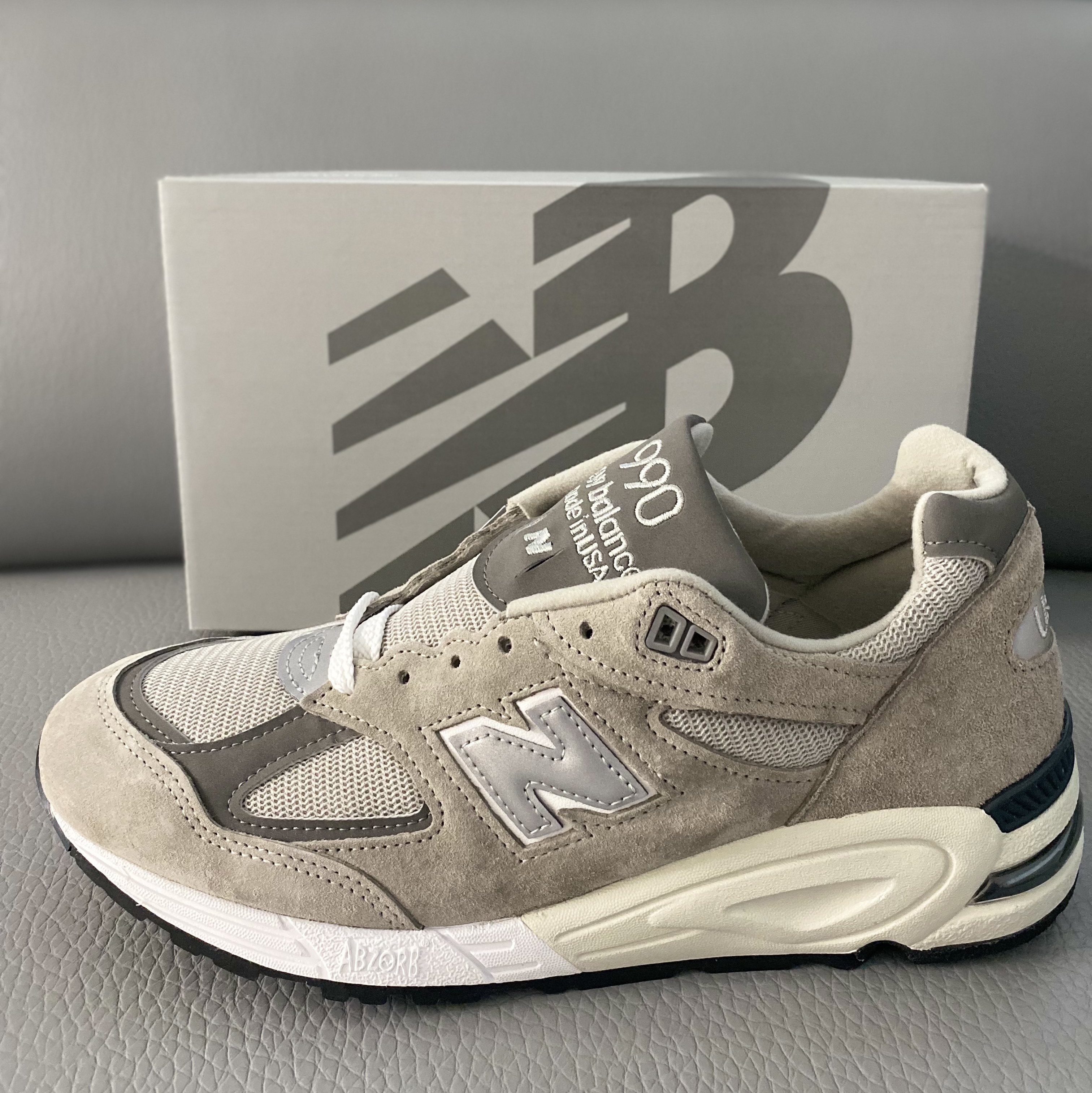 New Balance 990v2 Made in USA Grey 착용 스타일