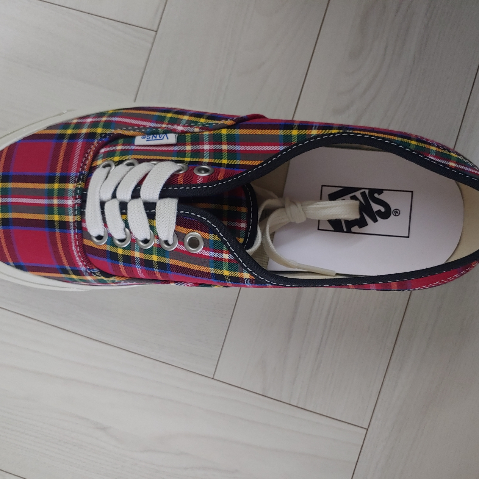 Vans Authentic 44 DX Anaheim Factory OG Plaid Red 착용 스타일 - 2