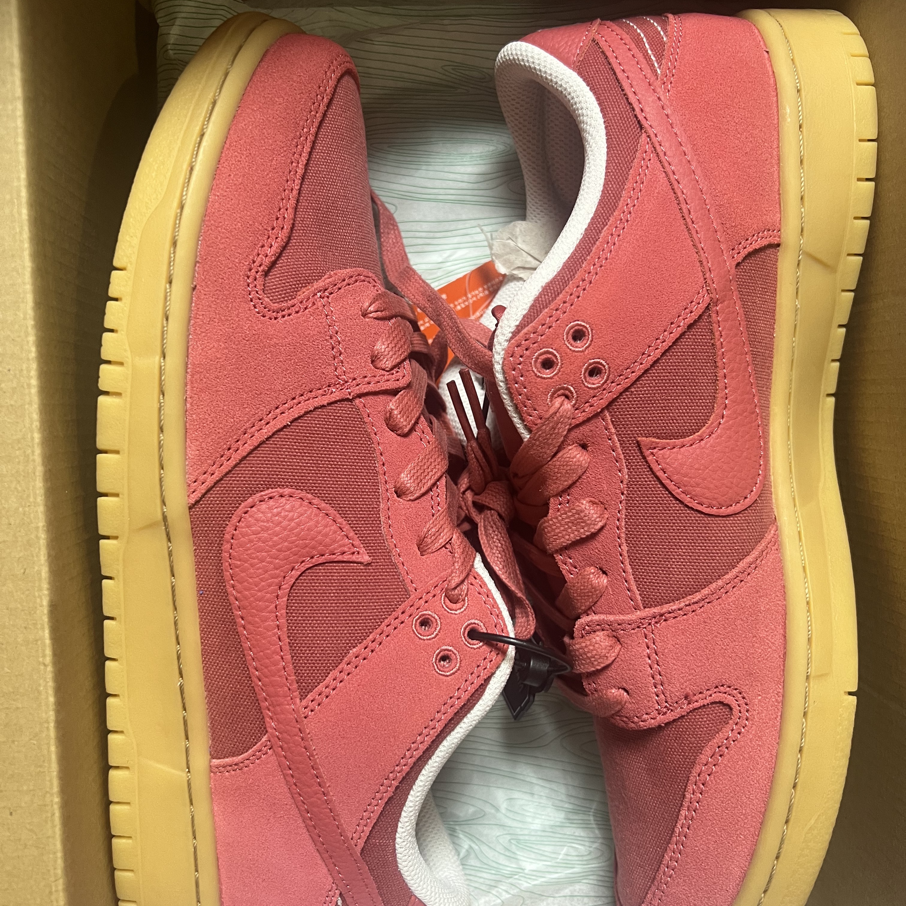 Nike SB Dunk Low Adobe 착용 스타일