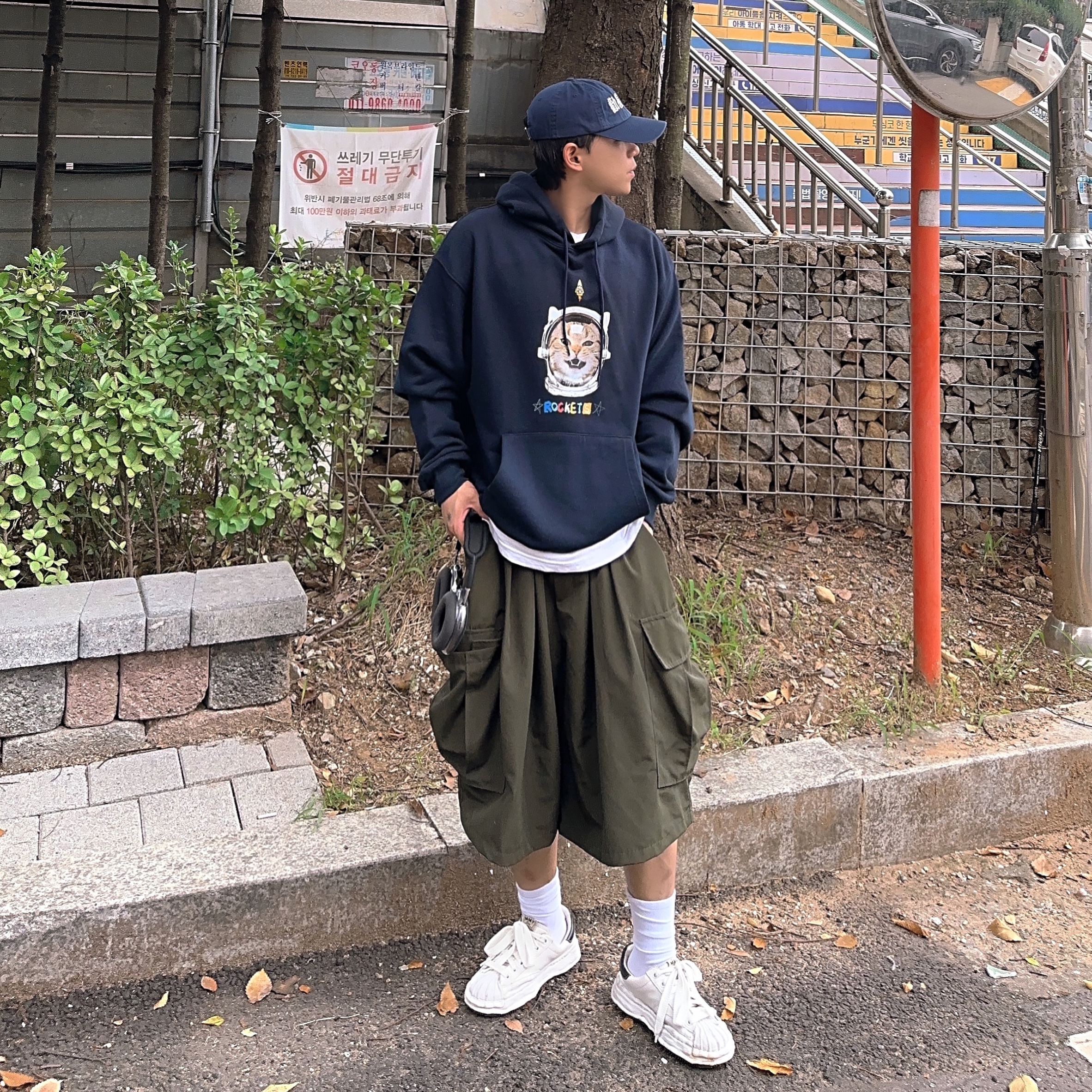 Maison Mihara Yasuhiro Blakey OG Sole Leather Low-top Sneakers White, Test Artifact Era Max 001 Chrome 착용 스타일 - 4