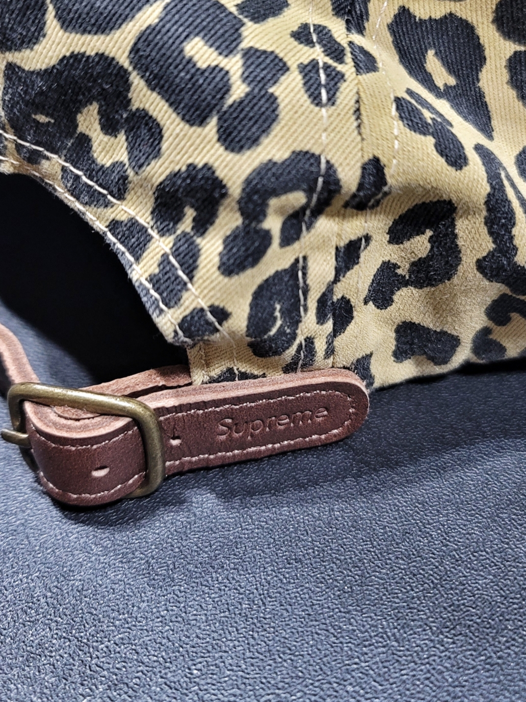Supreme Washed Chino Twill Camp Cap Leopard - 23FW 착용 스타일 - 2