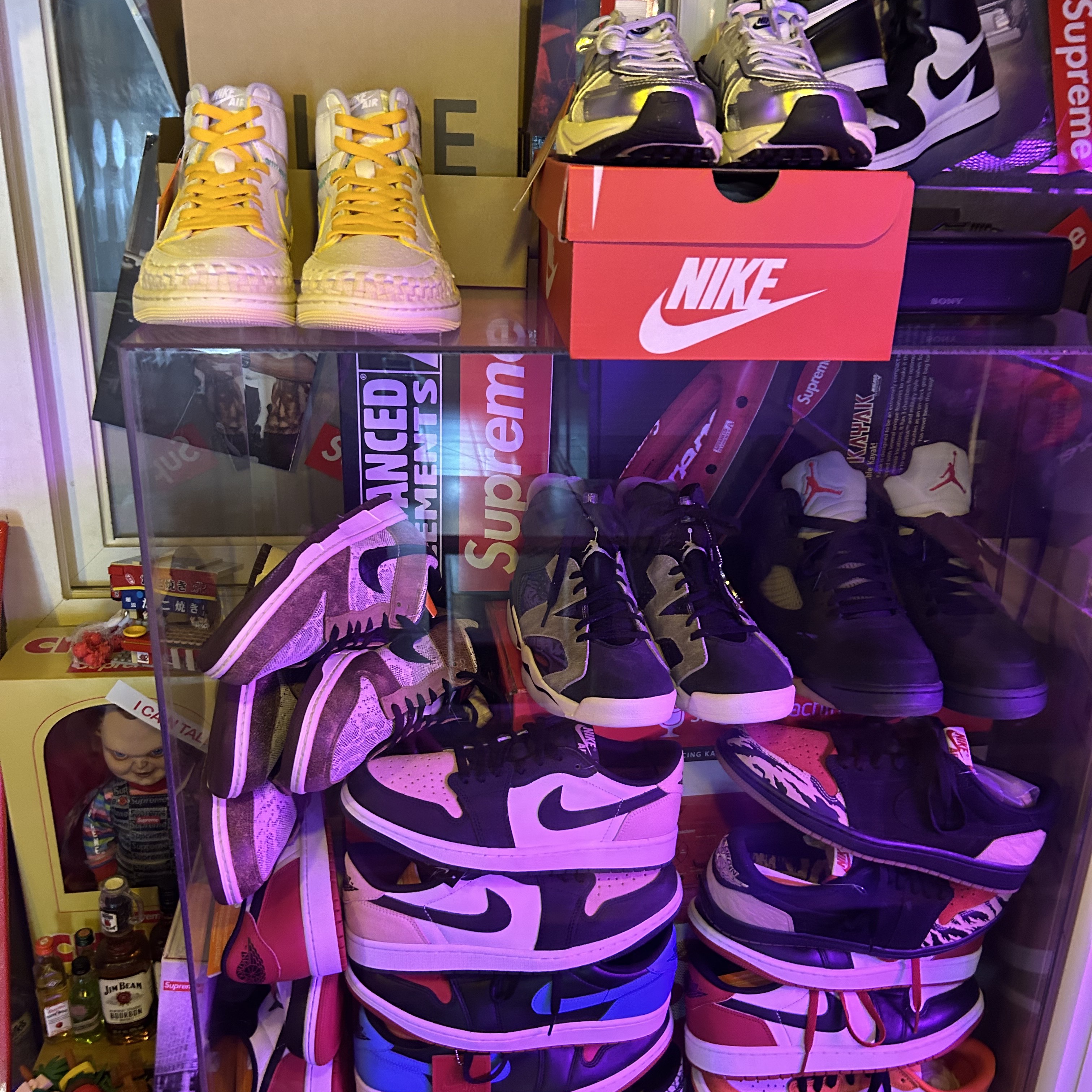 Jordan 1 x Bephies Beauty Supply x Union Retro High OG SP Summer '96, Nike V2K Run Summit White Metallic Silver 착용 스타일 - 1