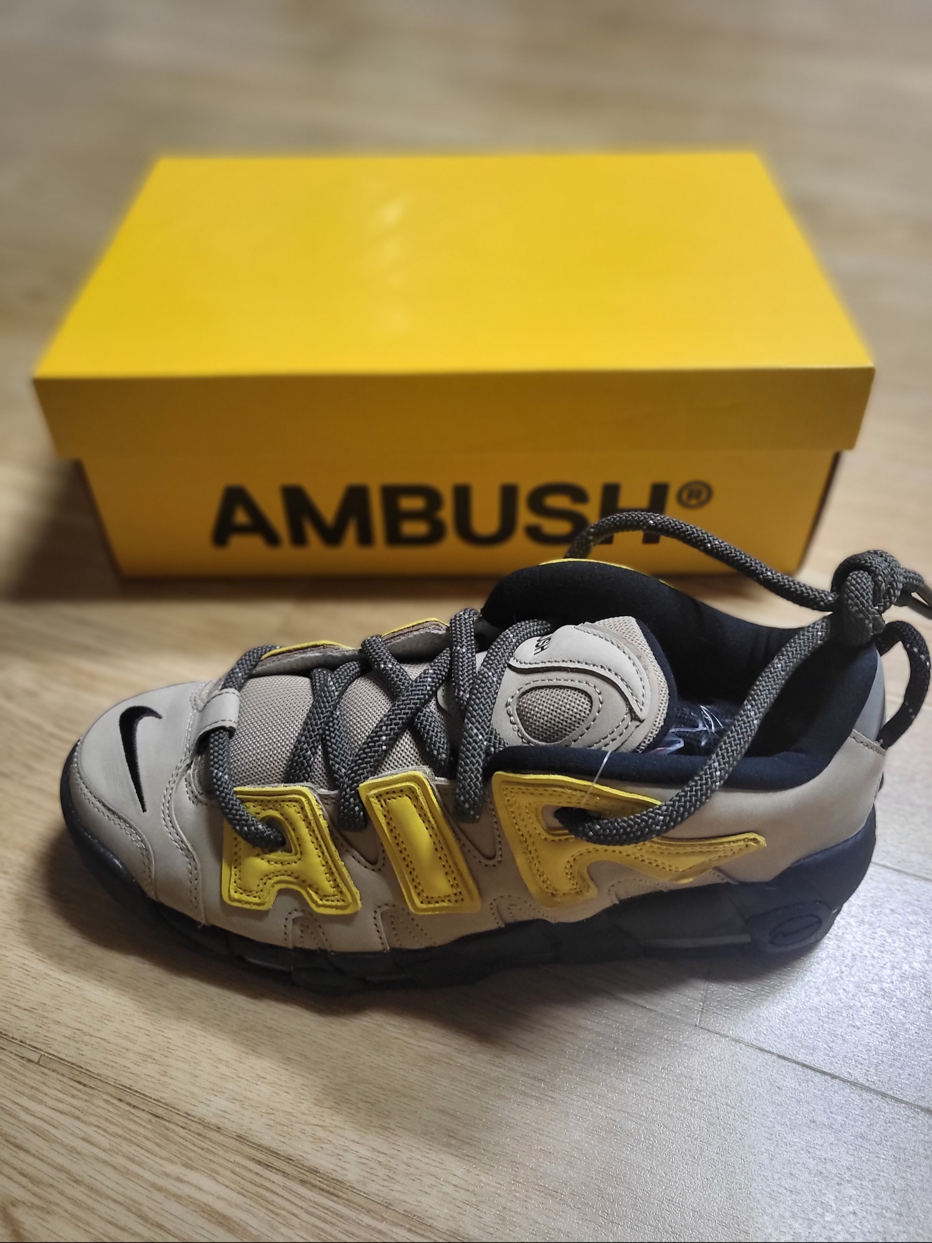 Nike x Ambush Air More Uptempo Low Vivid Sulfur and Limestone 착용 스타일