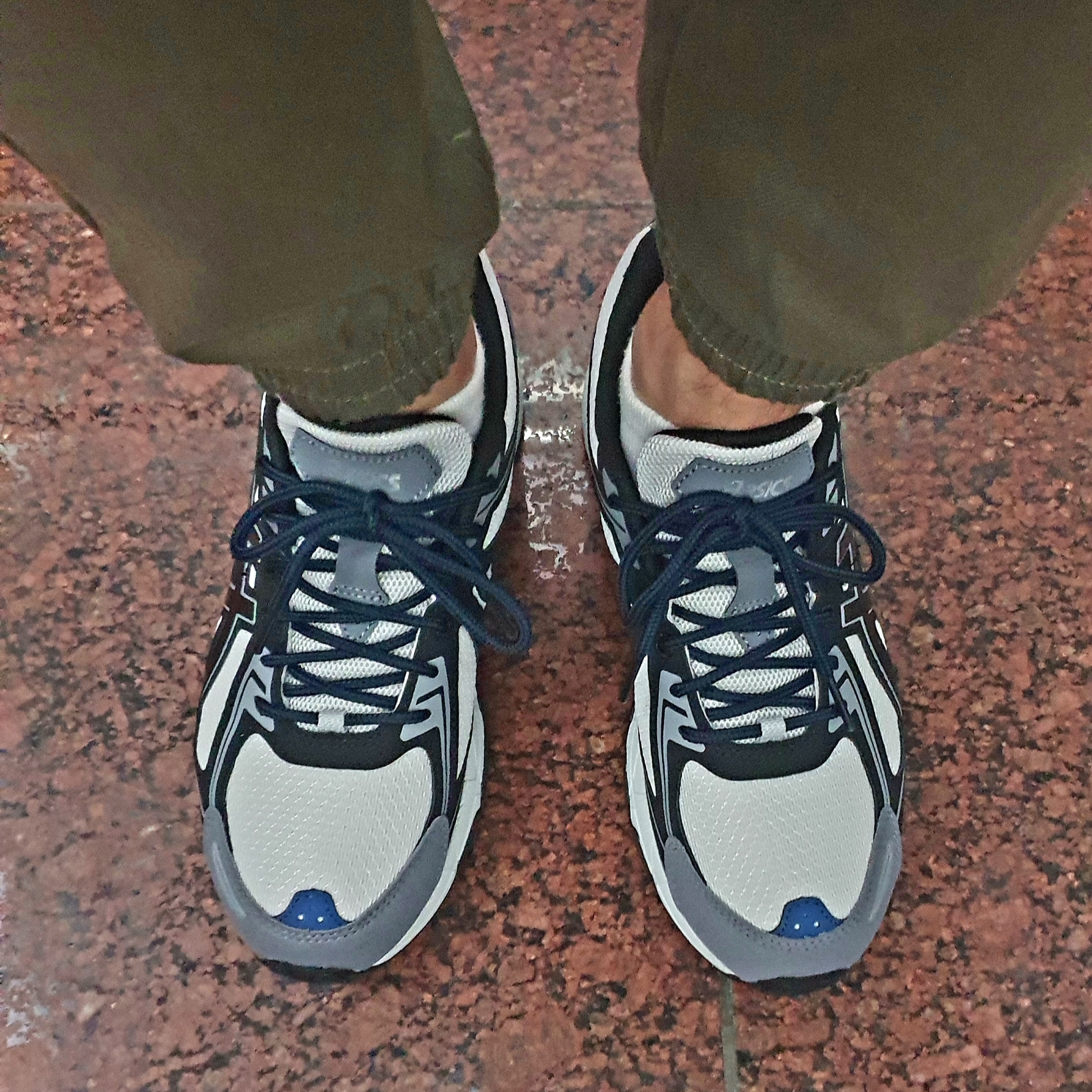 Asics Gel-Venture 6 SPS Glacier Grey 착용 스타일 - 2