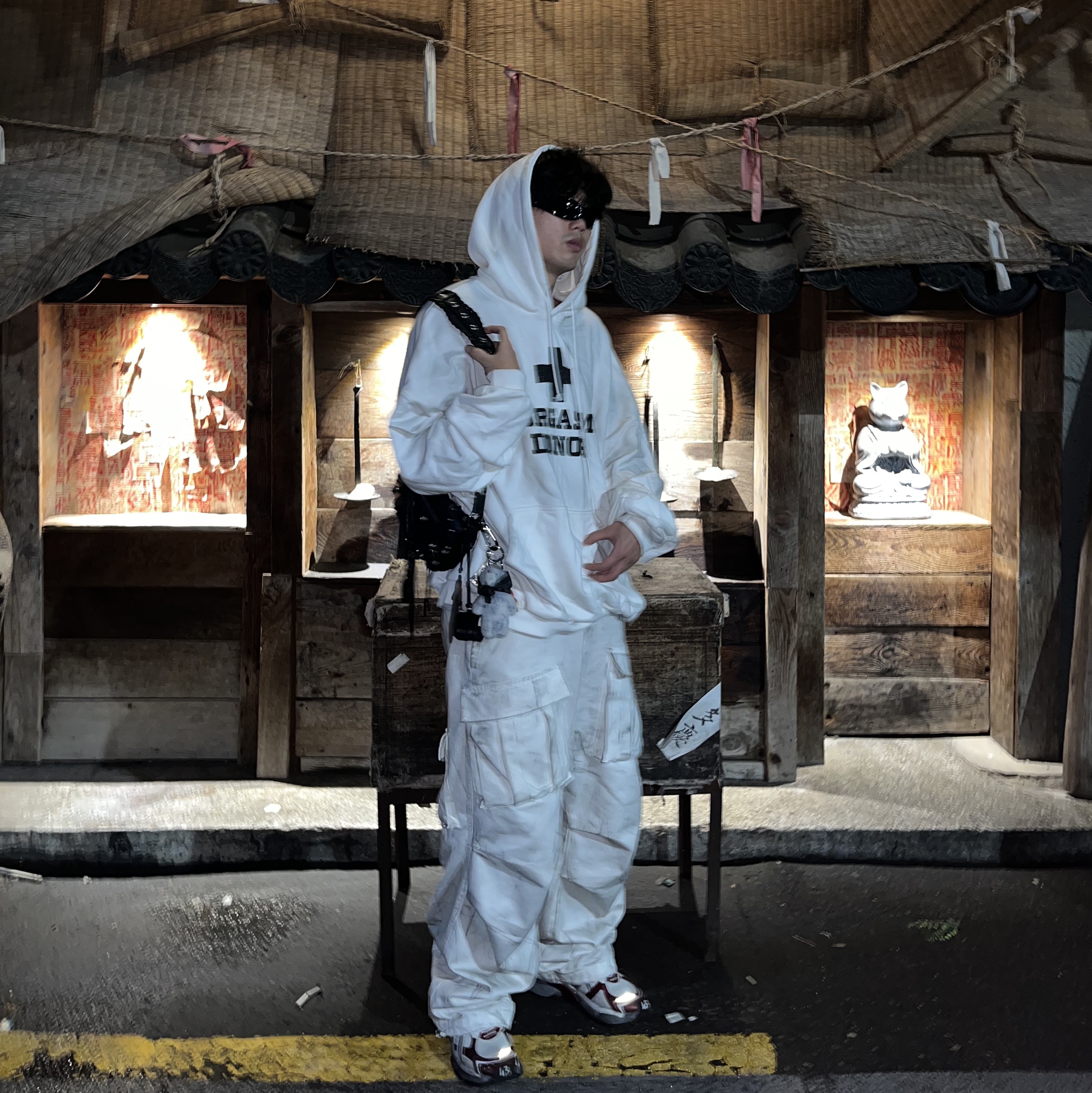 Project G/R Orgasm Donor Hoodie Dirty White, Balenciaga Skin Cat Sunglasses Black 착용 스타일 - 1