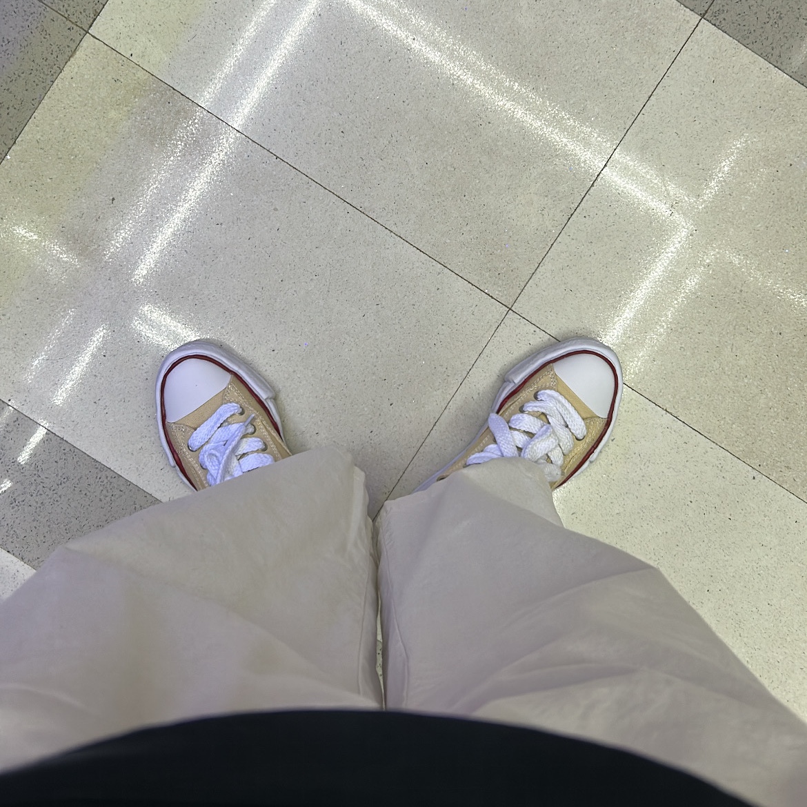 Maison Mihara Yasuhiro Peterson OG Sole Canvas Low-top Sneakers Natural 착용 스타일