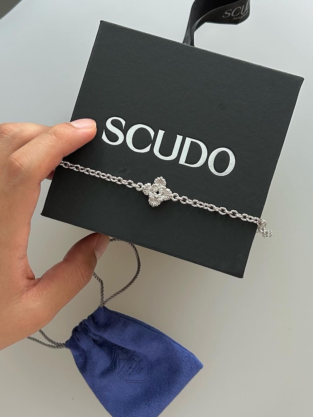 Scudo Shell Point Plain Necklace Extrabold 착용 스타일 - 2