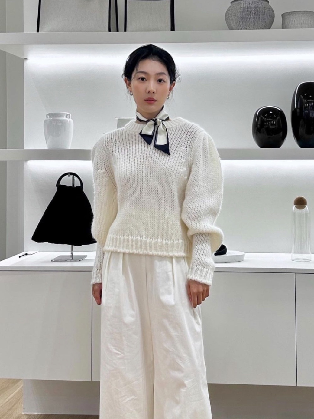 Kindersalmon Women Silk Scarf 07, Kindersalmon Women Puff Sleeve Long Pullover Vanilla - FW23 착용 스타일