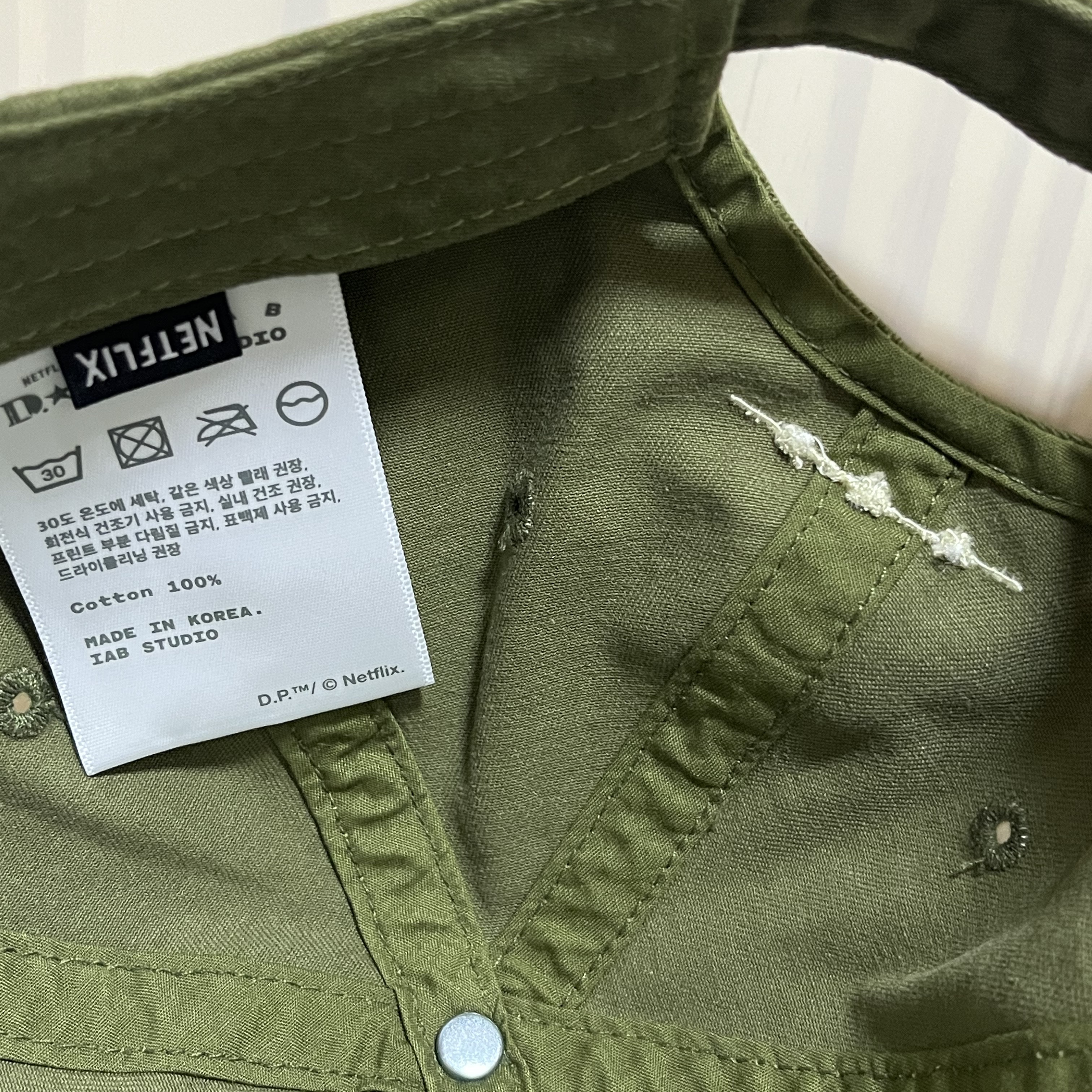 IAB Studio x D.P. Washed Cap Ash Green 착용 스타일 - 3