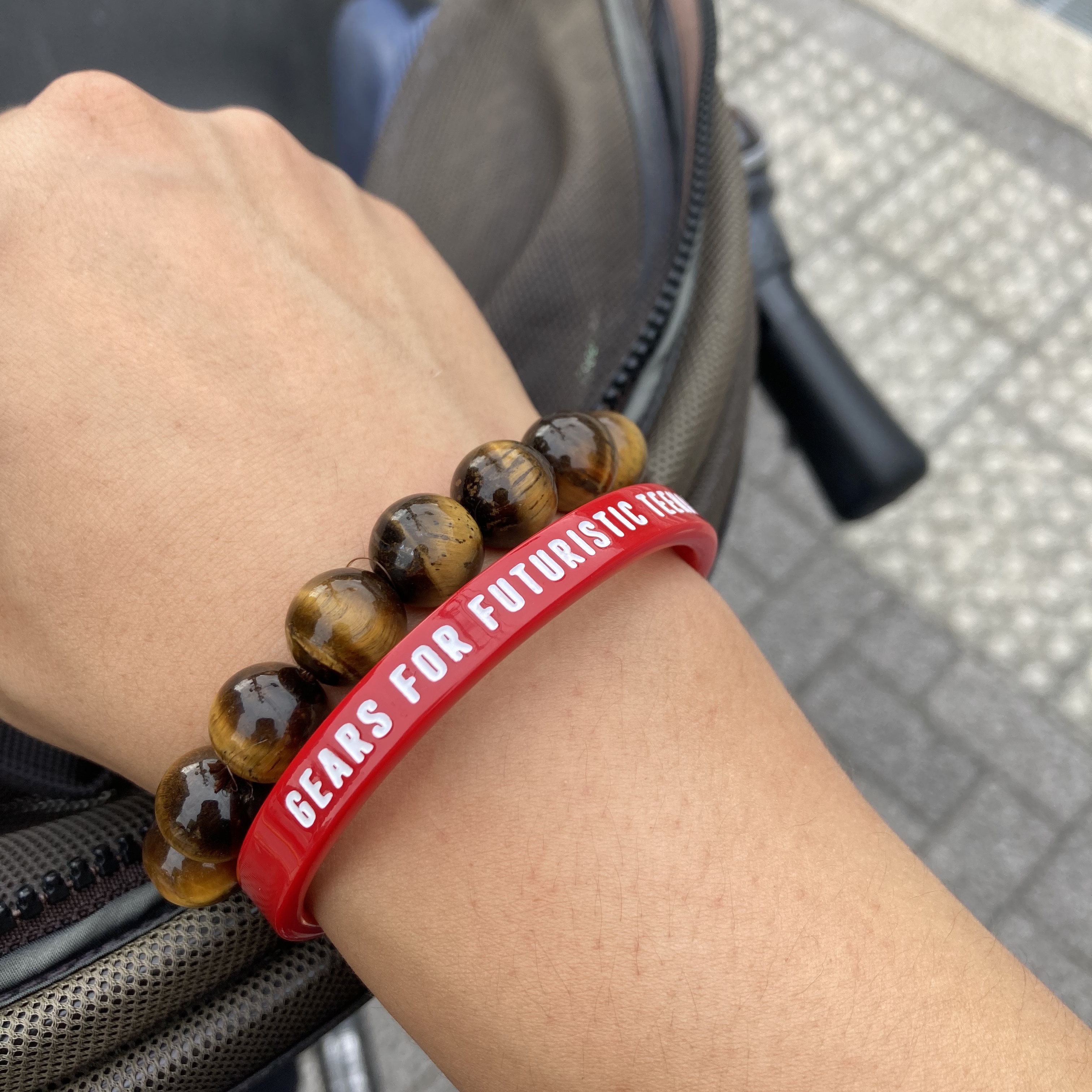 Human Made Acrylic Bangle #1 Red 착용 스타일 - 1