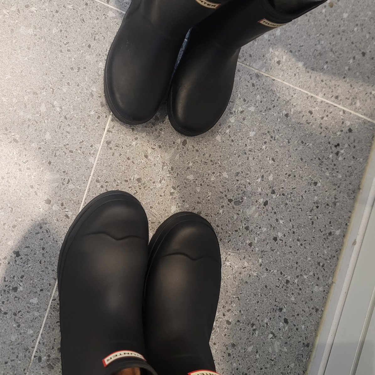 Hunter Play Short Wellington Boots Black 착용 스타일 - 3
