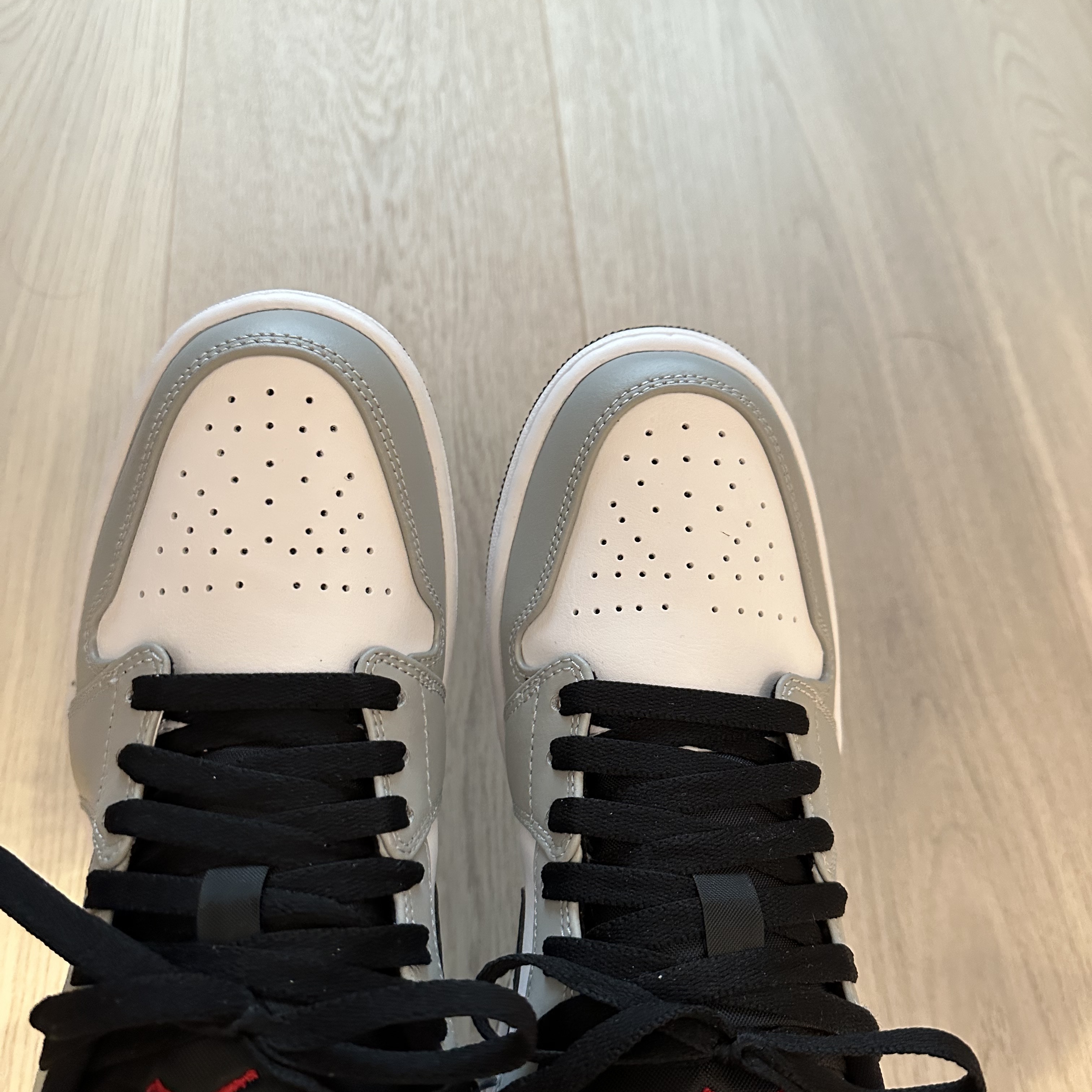 Jordan 1 Low Light Smoke Grey 착용 스타일 - 2