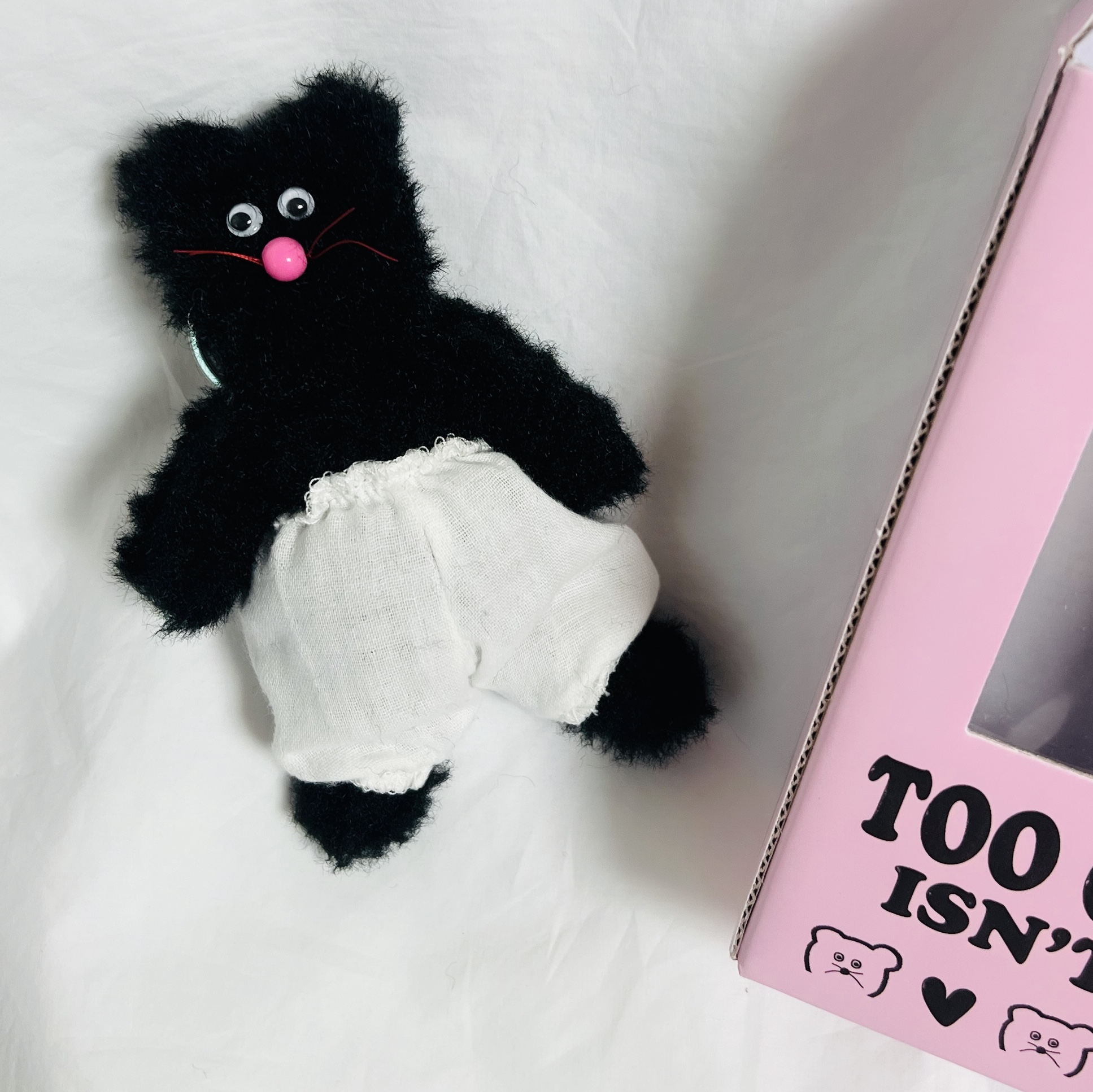 Monamhee Beulpingi Keyring with White Pants Black 착용 스타일 - 2