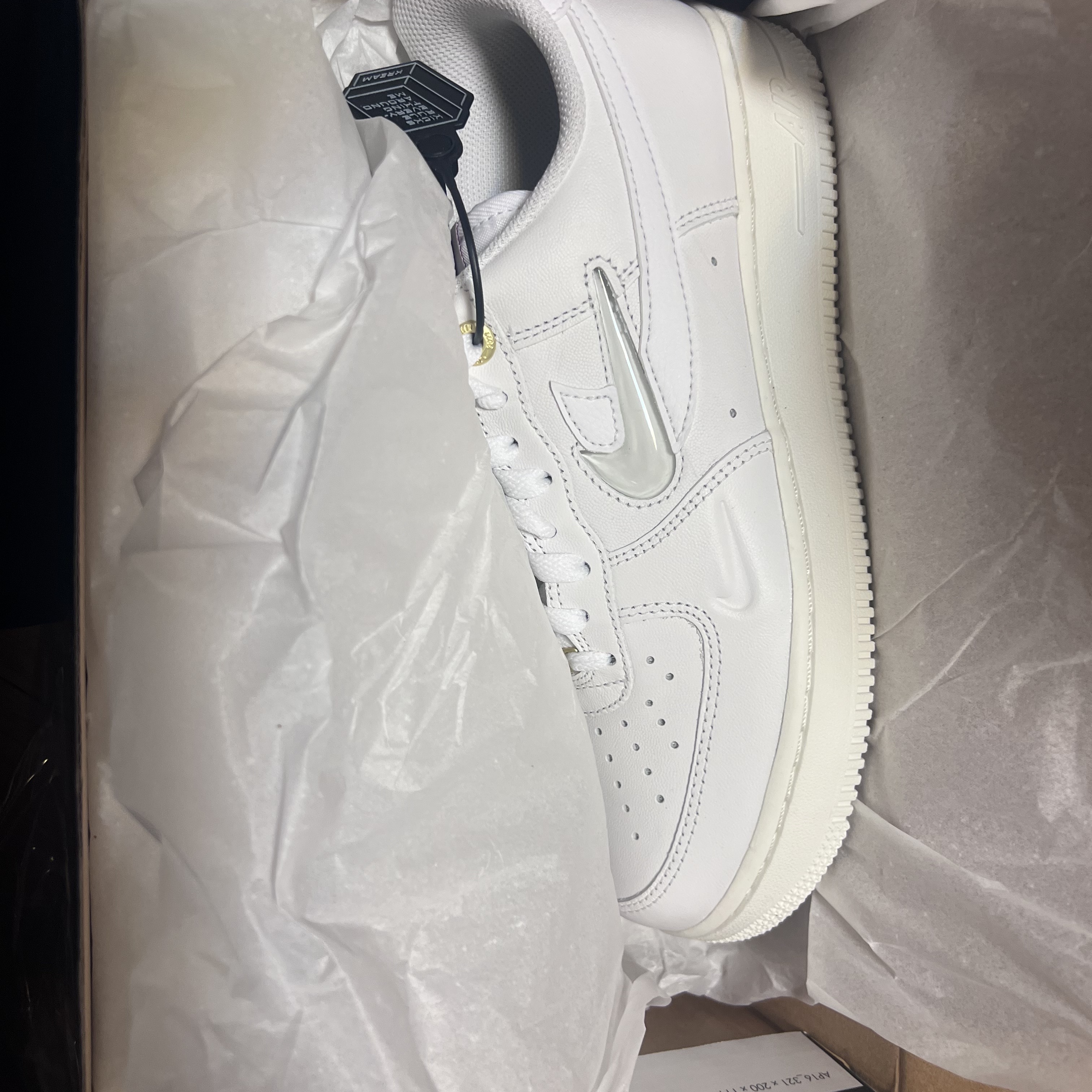 Nike Air Force 1 '07 PRM 40th Anniversary Join Forces White 착용 스타일 - 1