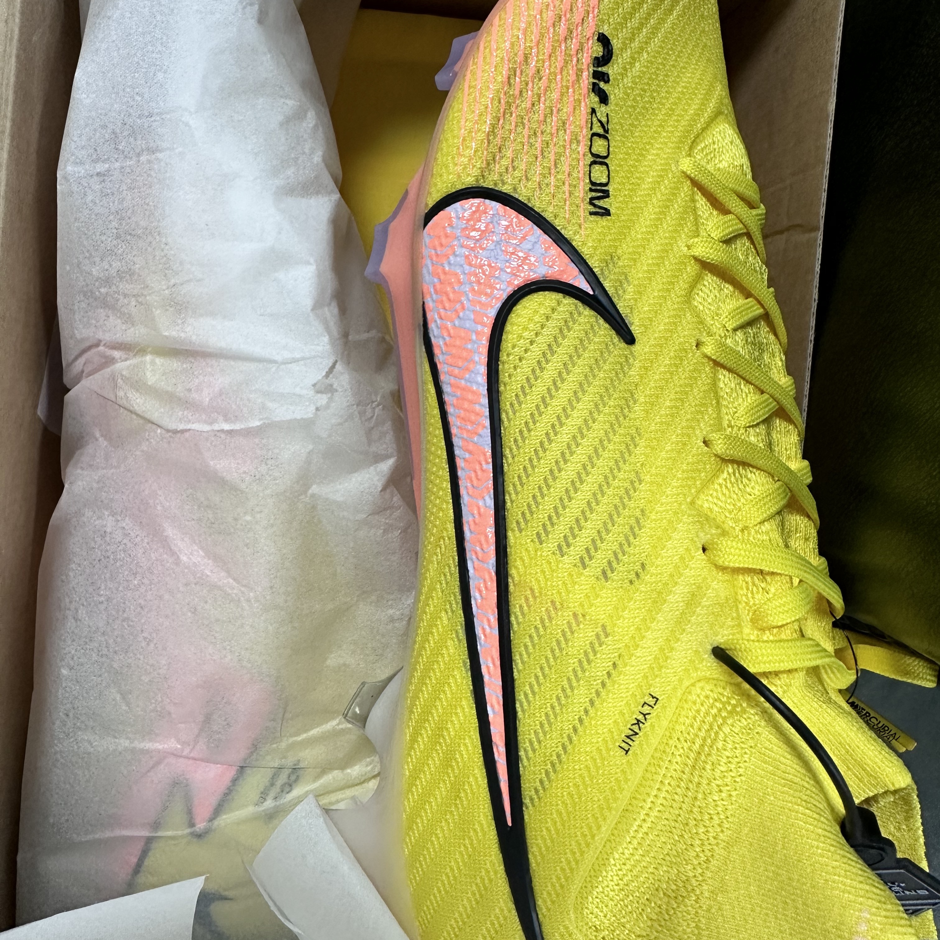 Nike Zoom Mercurial Superfly 9 Elite FG Yellow Strike Barely Grape 착용 스타일