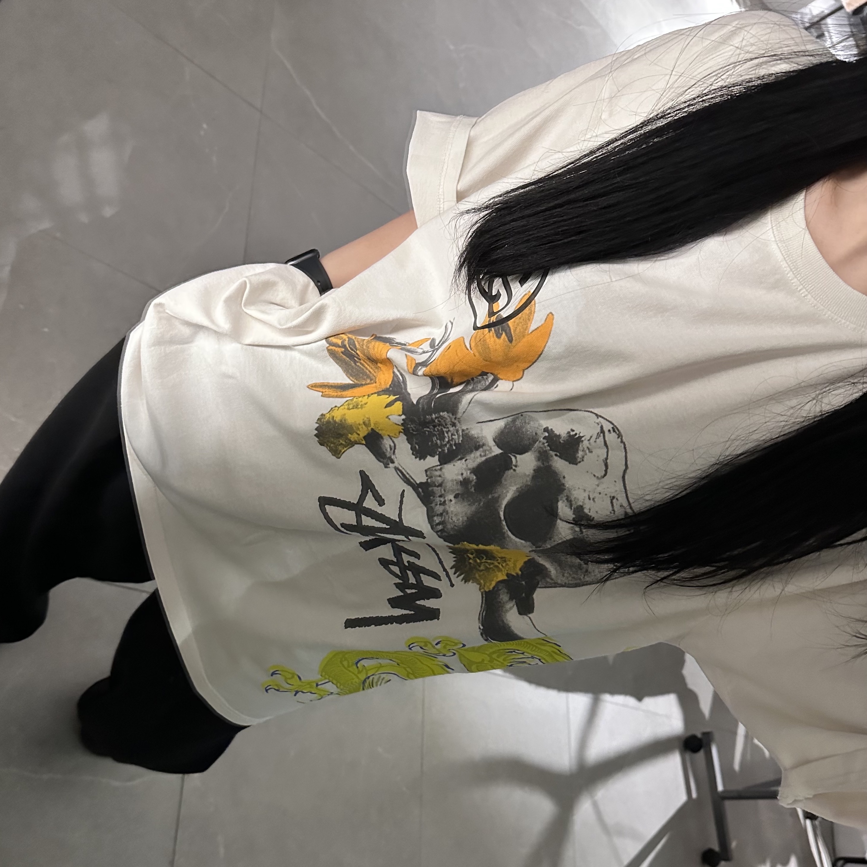 Stussy Strike Pigment Dyed T-Shirt Natural 착용 스타일 - 1
