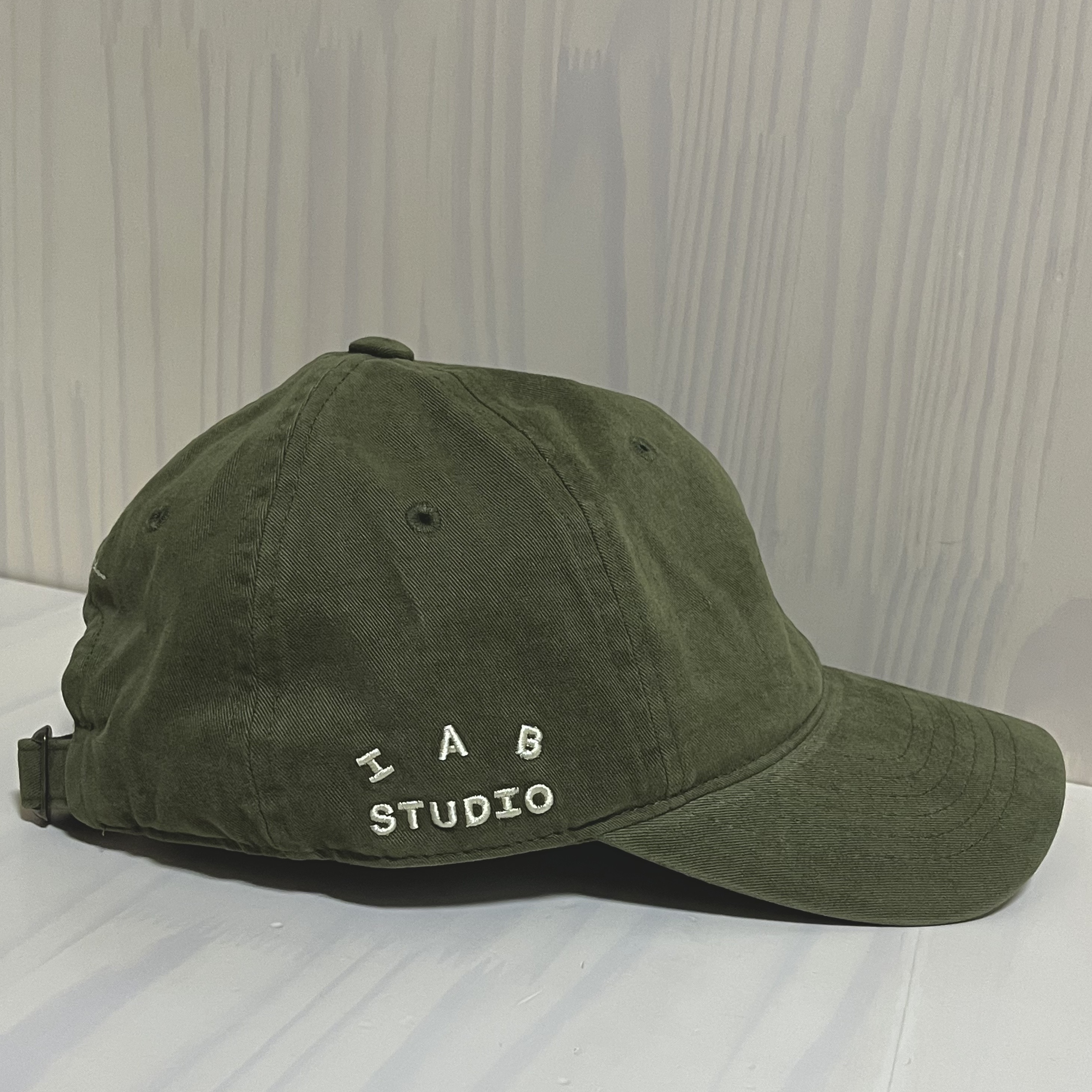 IAB Studio x D.P. Washed Cap Ash Green 착용 스타일 - 1