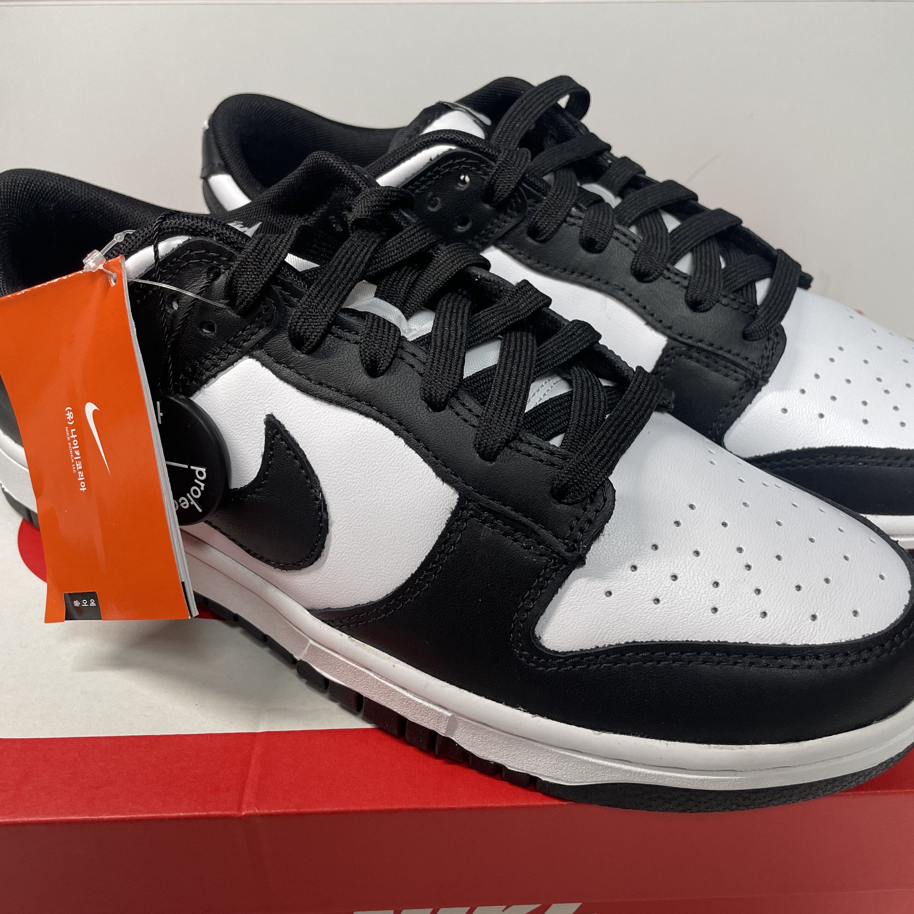 Nike Dunk Low Retro Black 착용 스타일 - 2