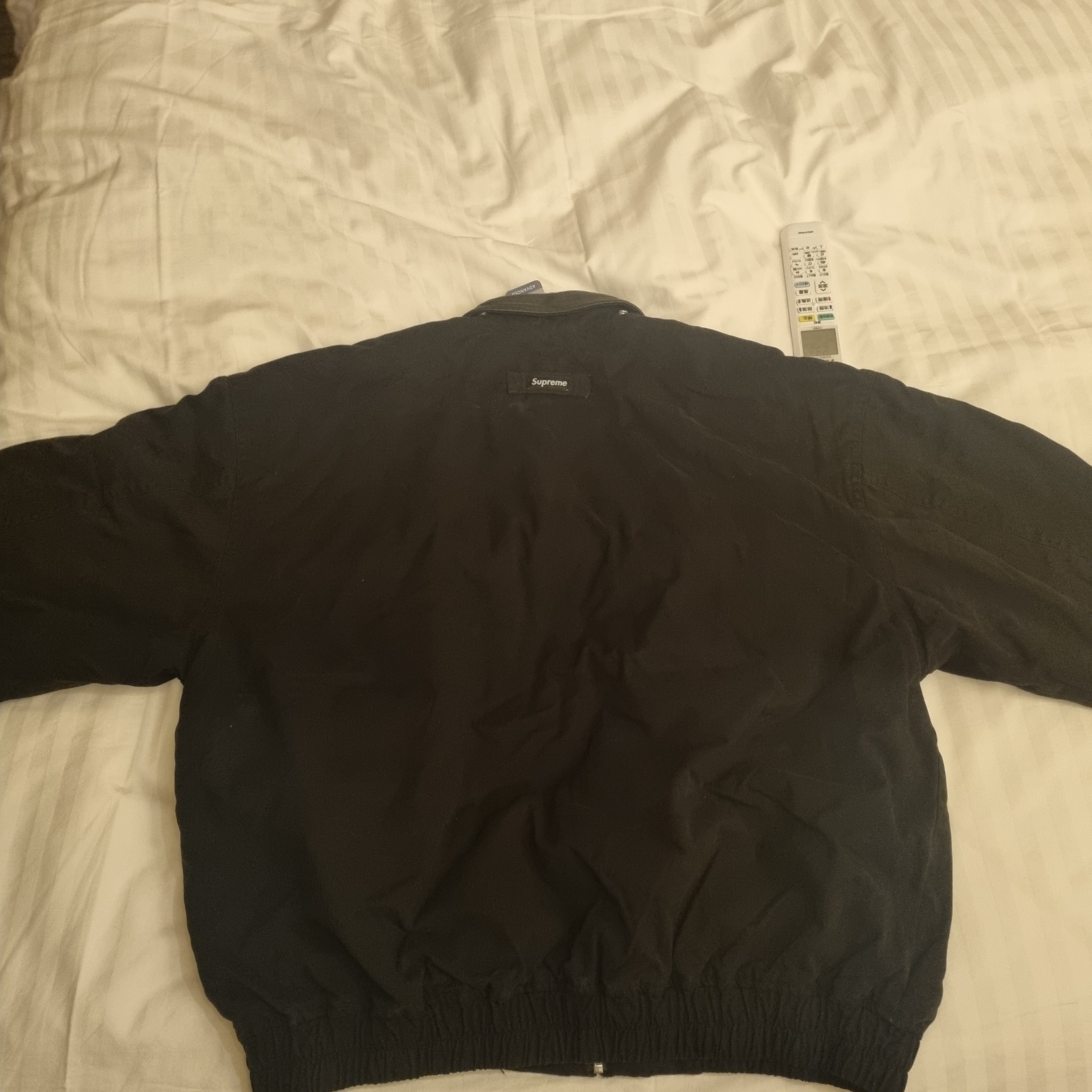 Supreme Leather Collar Utility Jacket Black - 23FW 착용 스타일 - 2