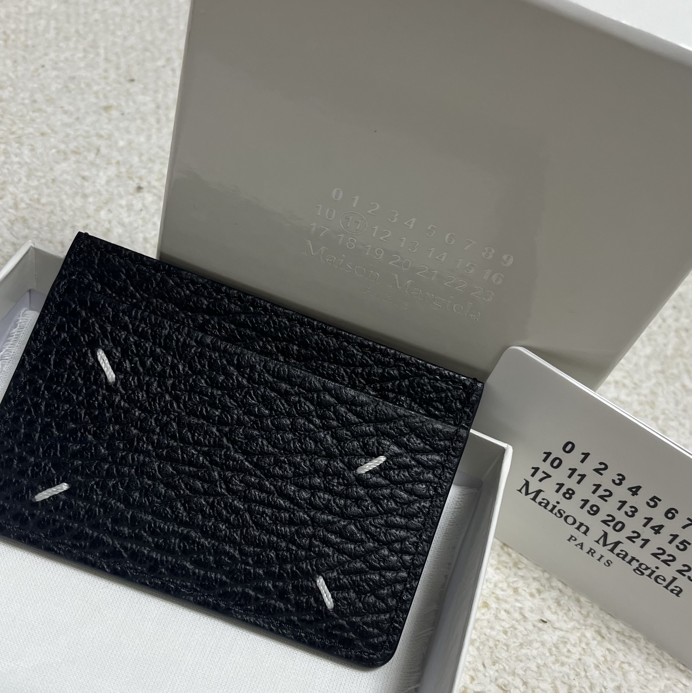 Maison Margiela Four Stitch Card Holder Black 착용 스타일