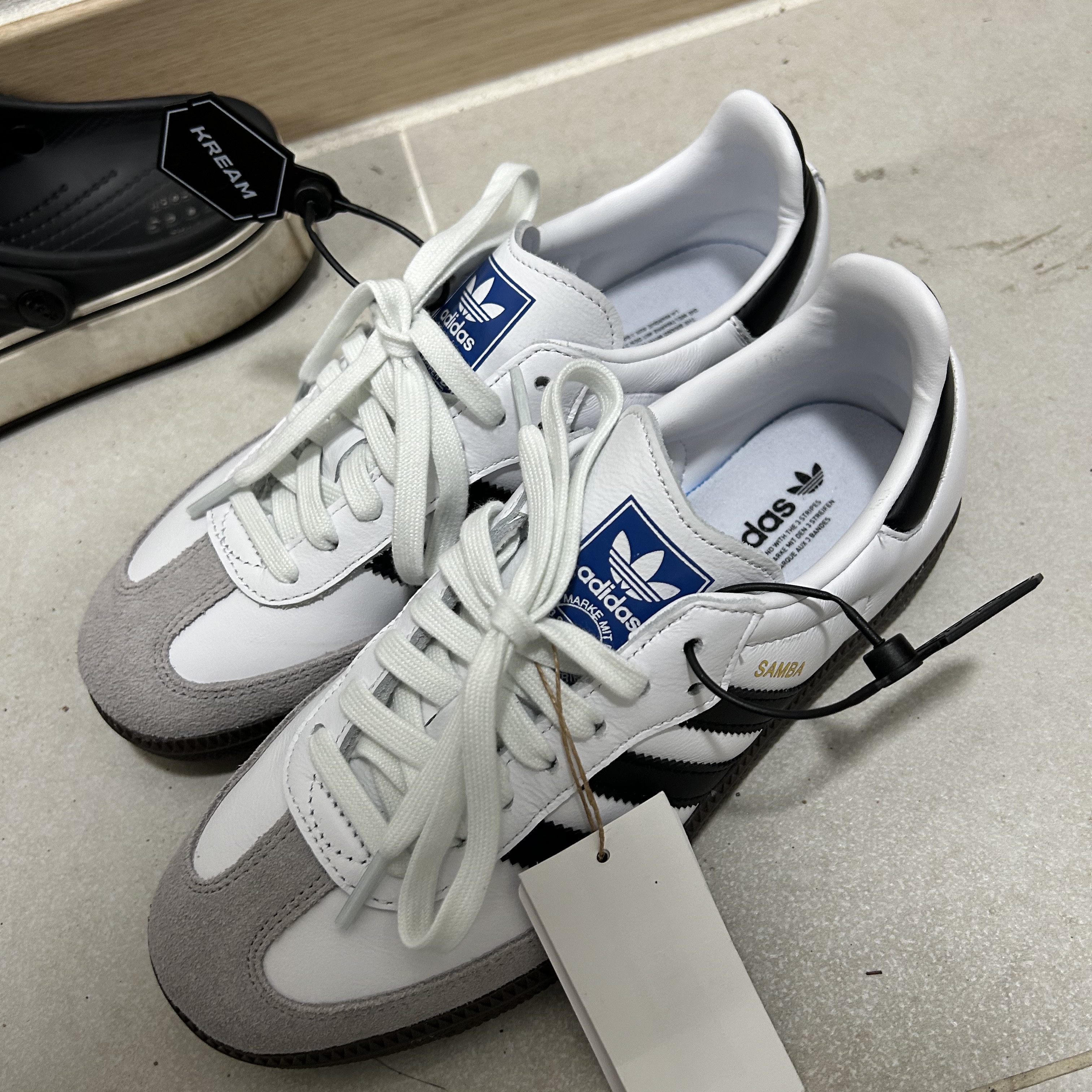 Adidas Samba OG Cloud White 착용 스타일
