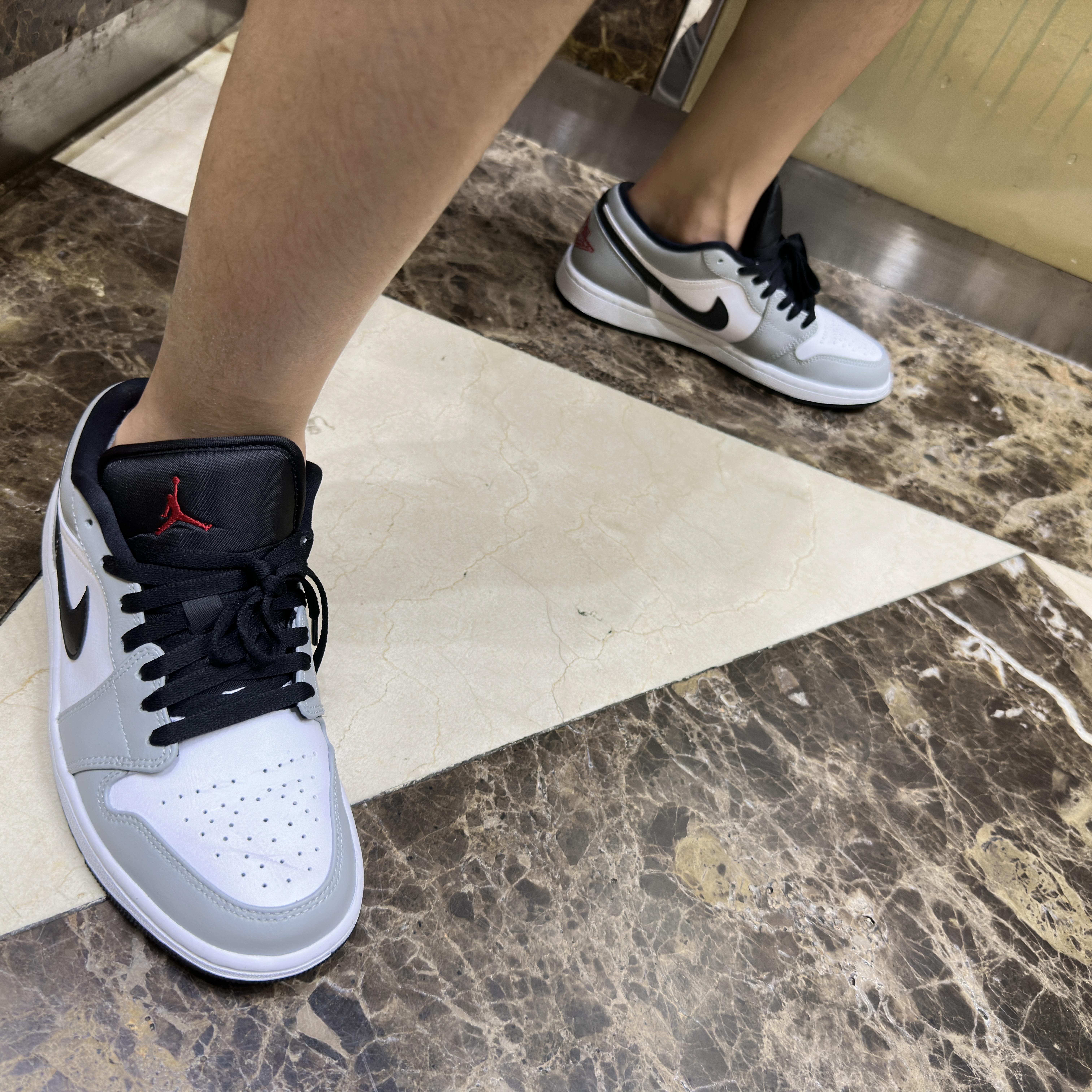 Jordan 1 Low Light Smoke Grey 착용 스타일 - 2