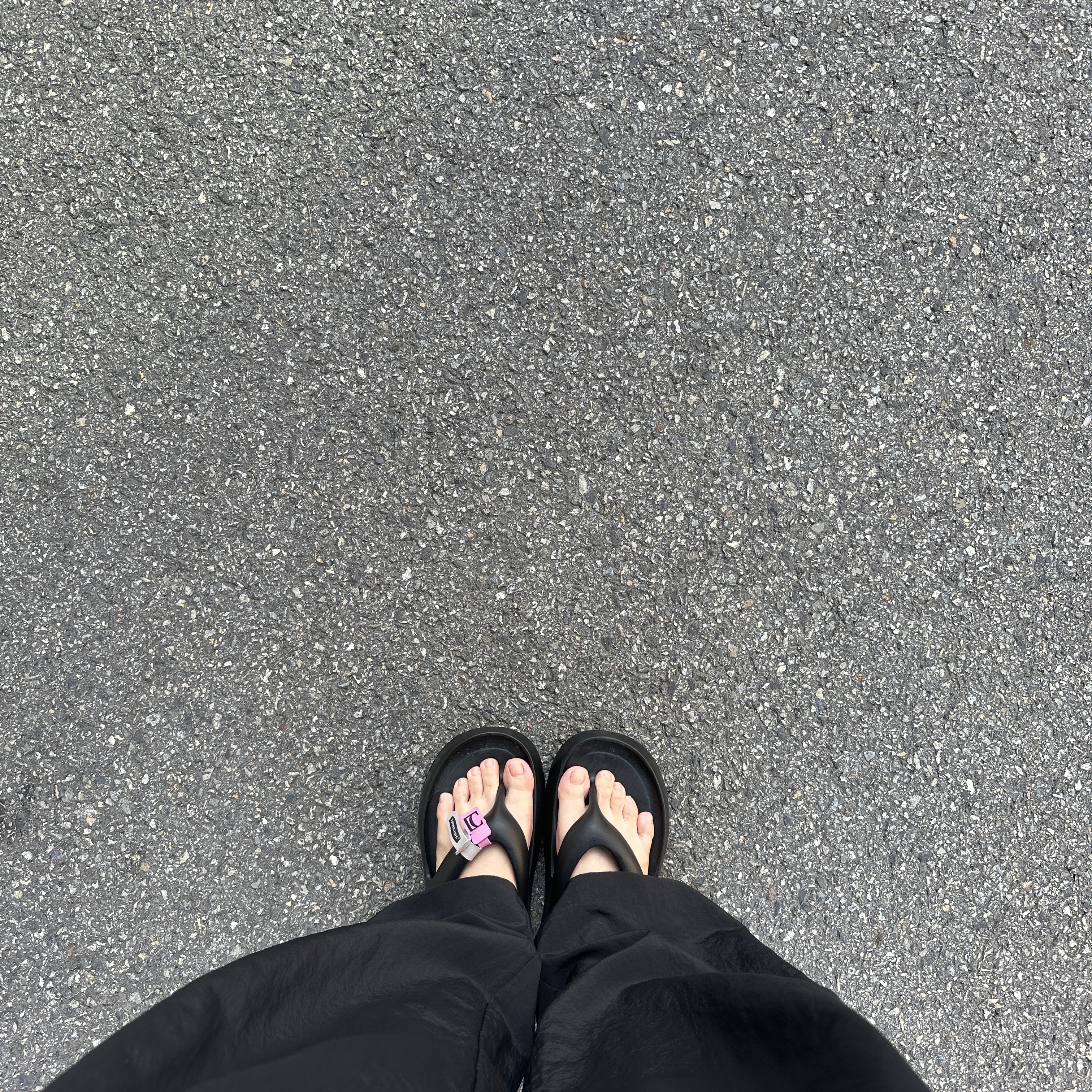 Taw&Toe x Low Classic Platform Flip Flop Black 착용 스타일