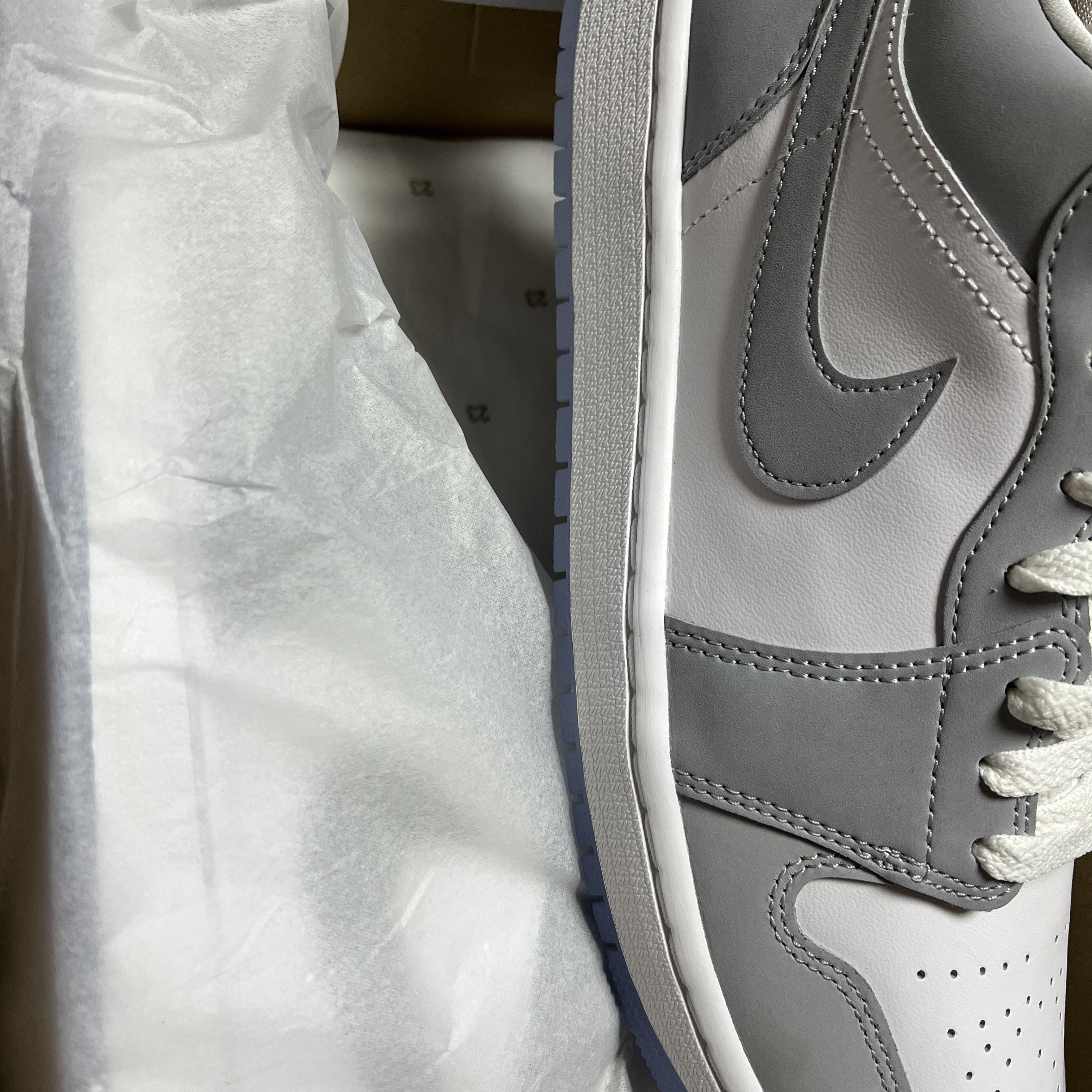 (W) Jordan 1 Low White Wolf Grey 착용 스타일