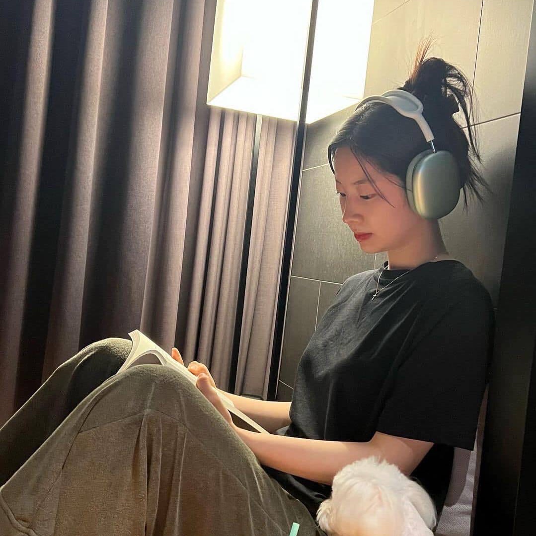 Apple AirPods Max Lightning Silver (Korean Ver.), Apple AirPods Max Lightning Space Gray (Korean Ver.) 착용 스타일 - 3