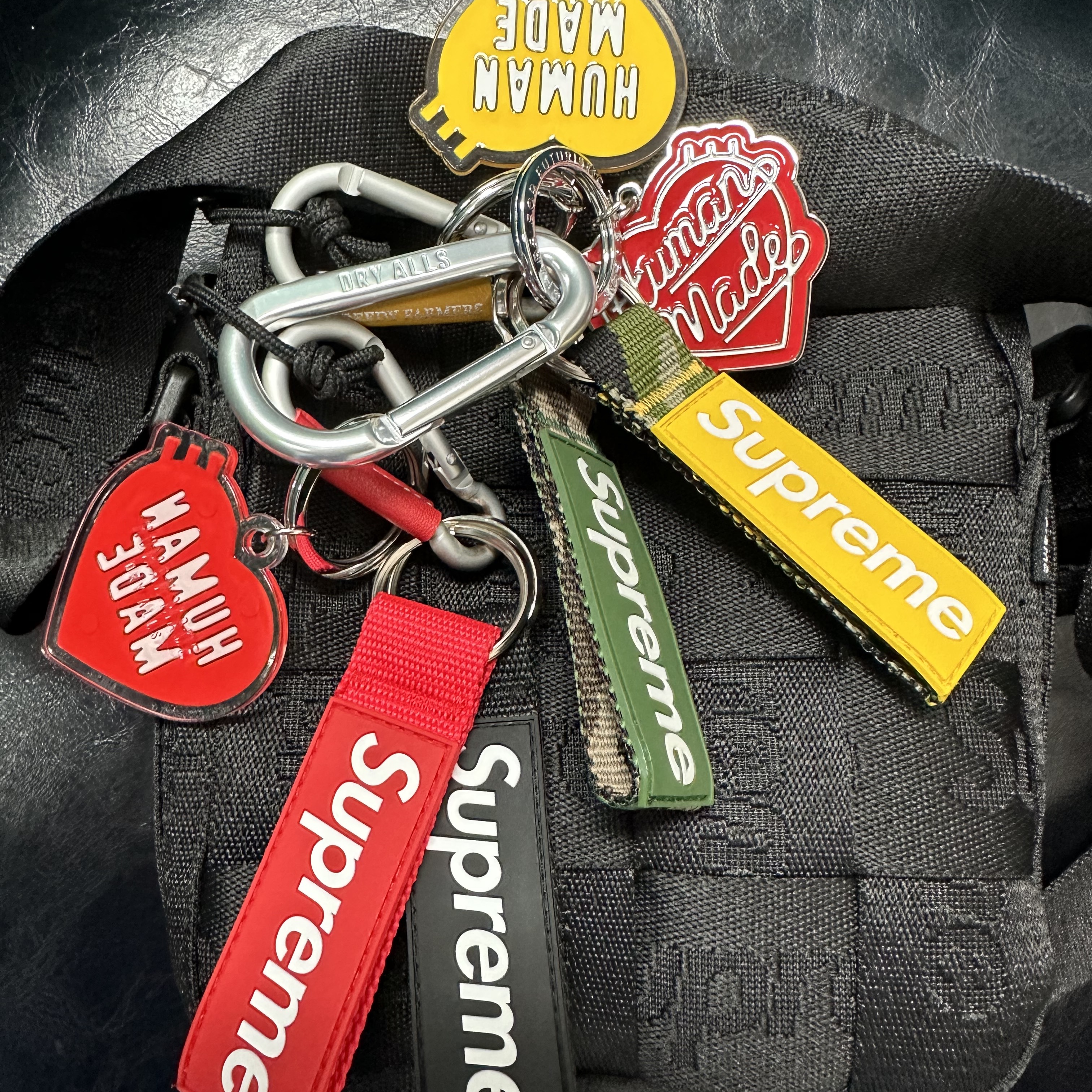 Human Made Heart Keyring Red 착용 스타일