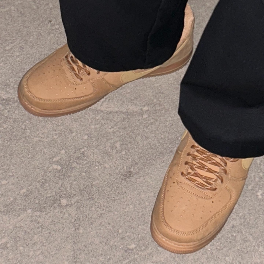 Nike Air Force 1 '07 WB Flax 착용 스타일 - 2