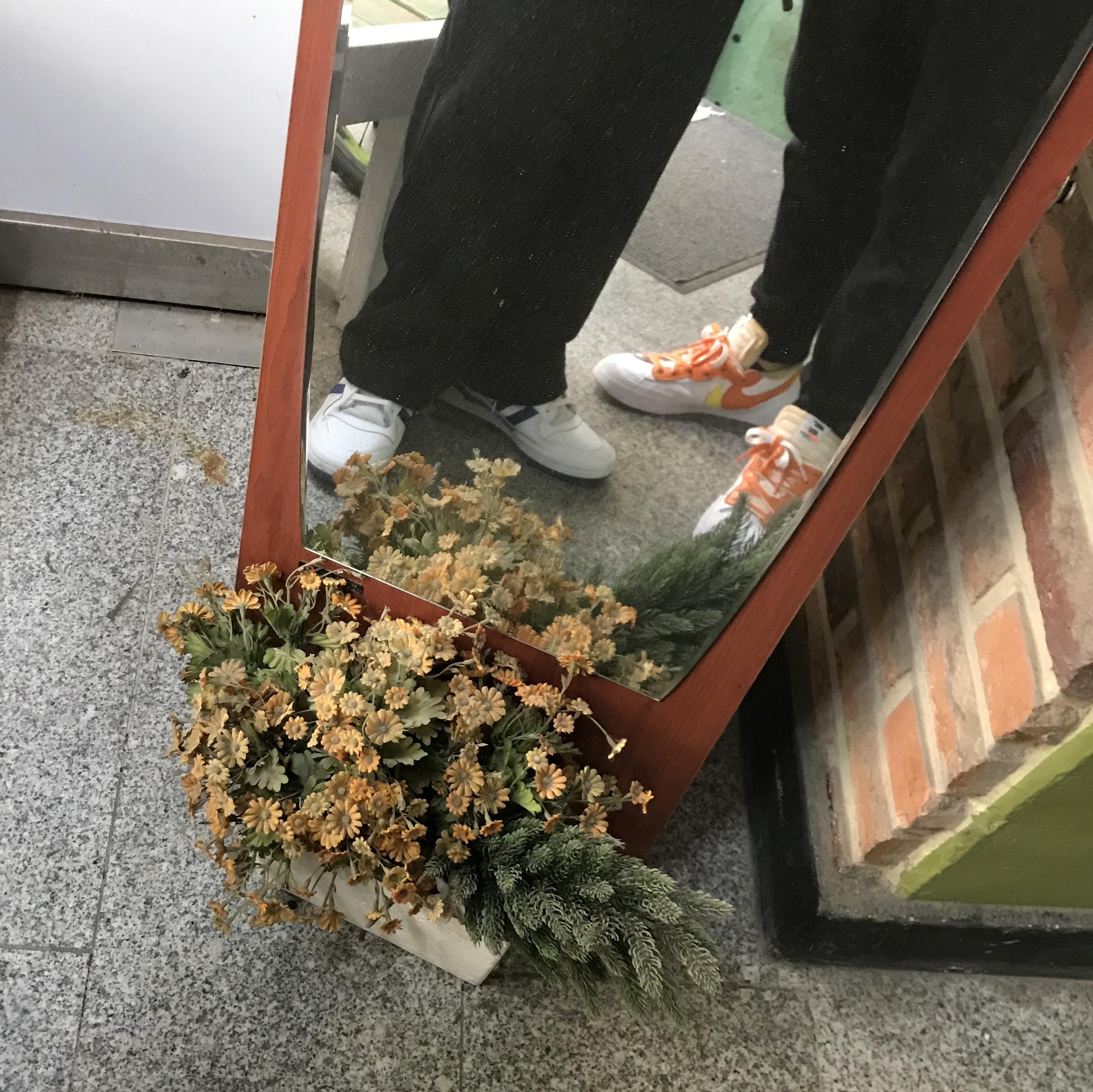 Nike x Sacai Blazer Low Magma Orange 착용 스타일 - 1
