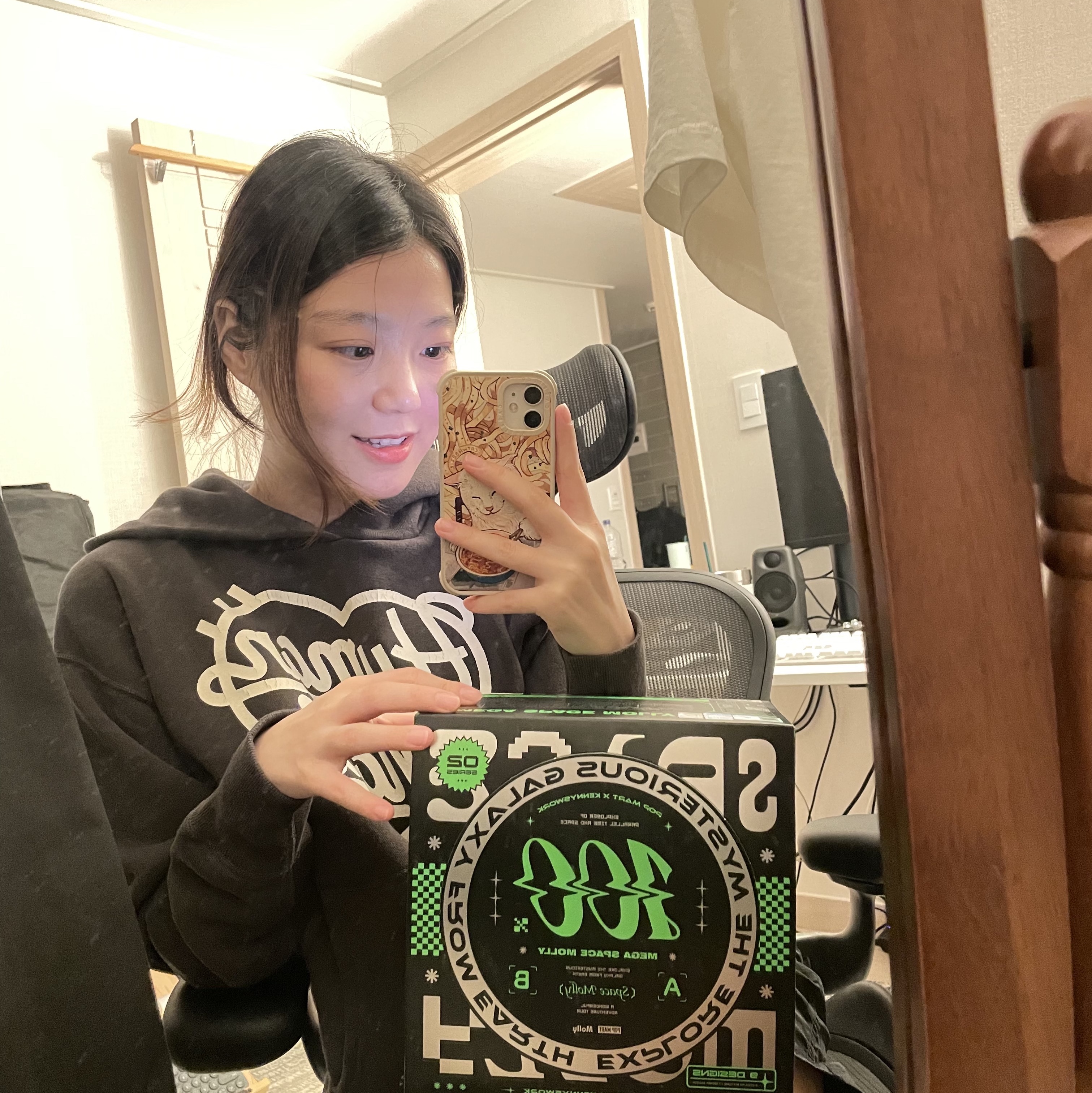 Human Made Heart Tsuriami Hoodie Black, [헤드레스트 증정][20% 쿠폰] Herman Miller New Aeron Chair Full Option Graphite 착용 스타일