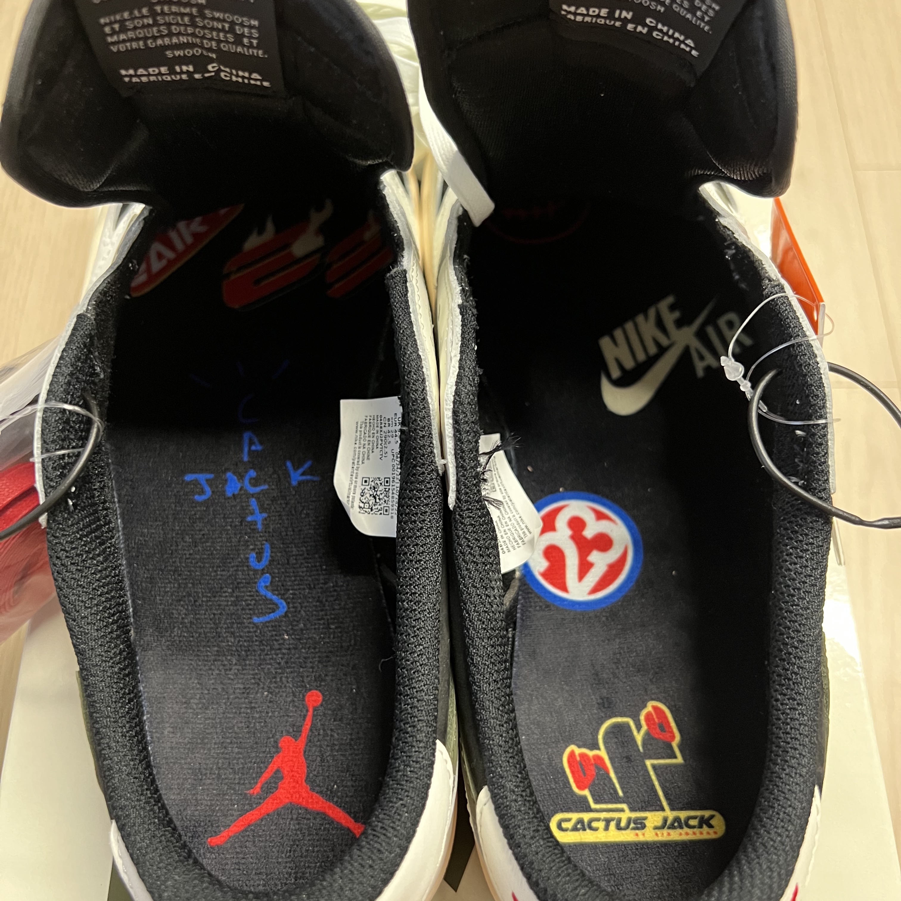 (W) Jordan 1 x Travis Scott Retro Low OG SP Medium Olive 착용 스타일 - 5