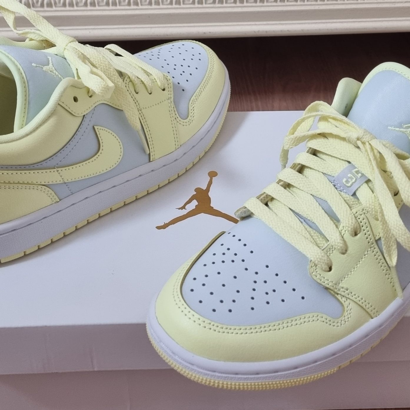 (W) Jordan 1 Low Citron Tint 착용 스타일 - 2