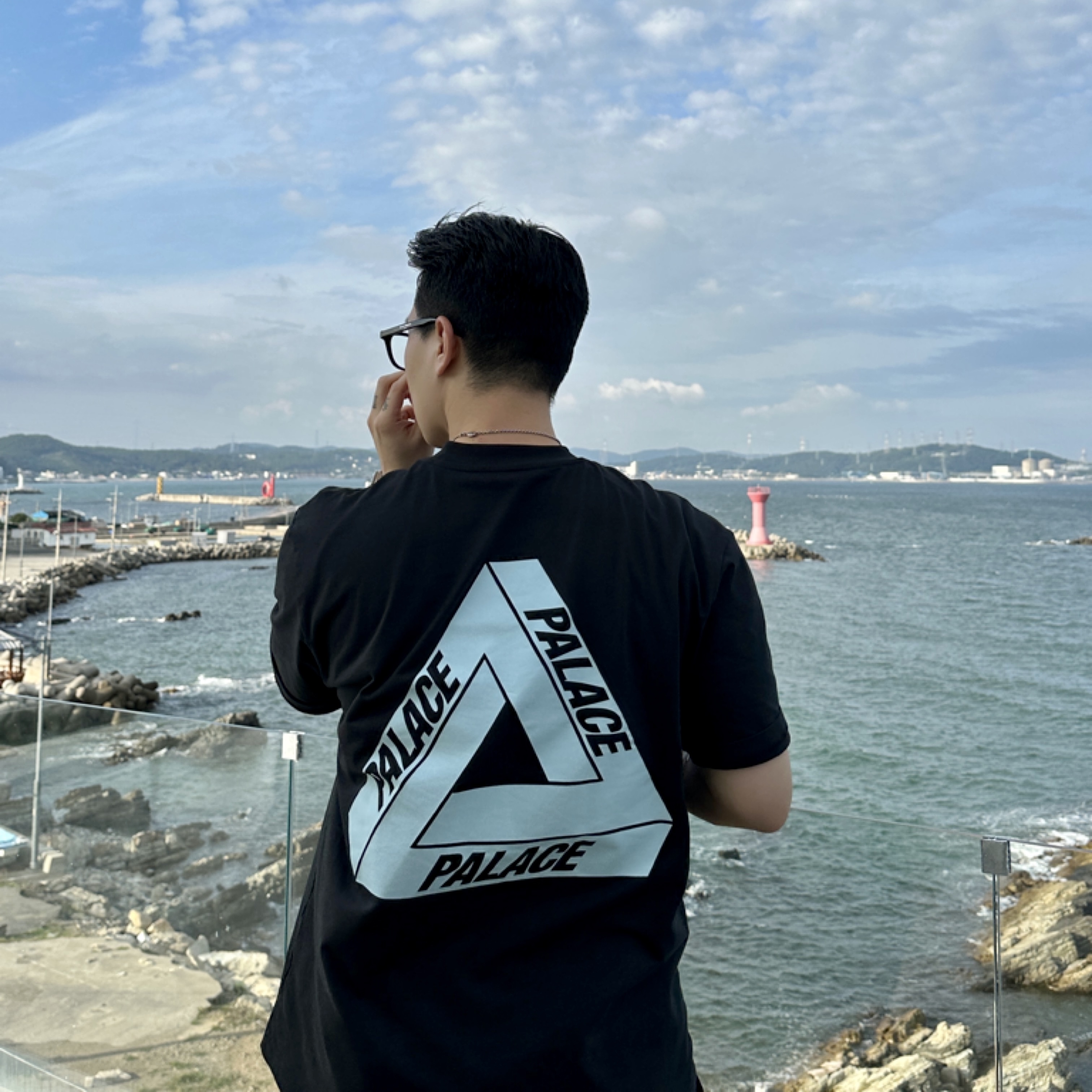 Palace Tri-To-Help T-Shirt Baby Blue - 20FW, Maison Mihara Yasuhiro Blakey OG Sole Leather Low-top Sneakers Black 착용 스타일 - 3