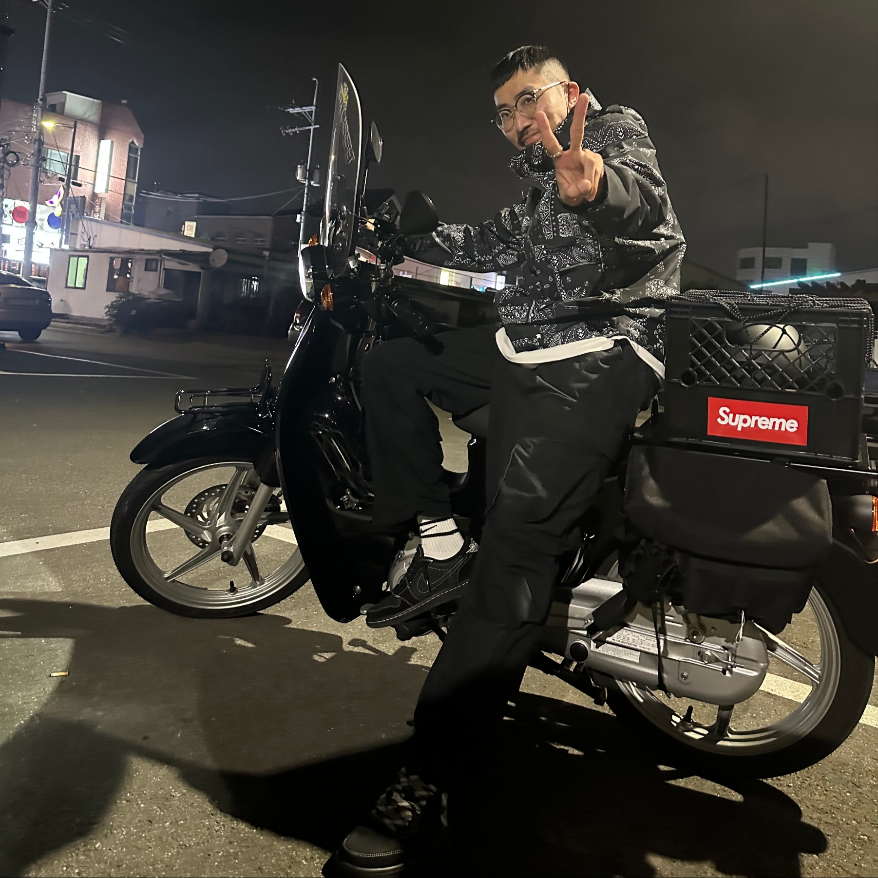 Jordan 1 x Travis Scott Retro Low OG SP Black Phantom, The North Face Novelty Eco GTX Mountain Jacket Black 착용 스타일
