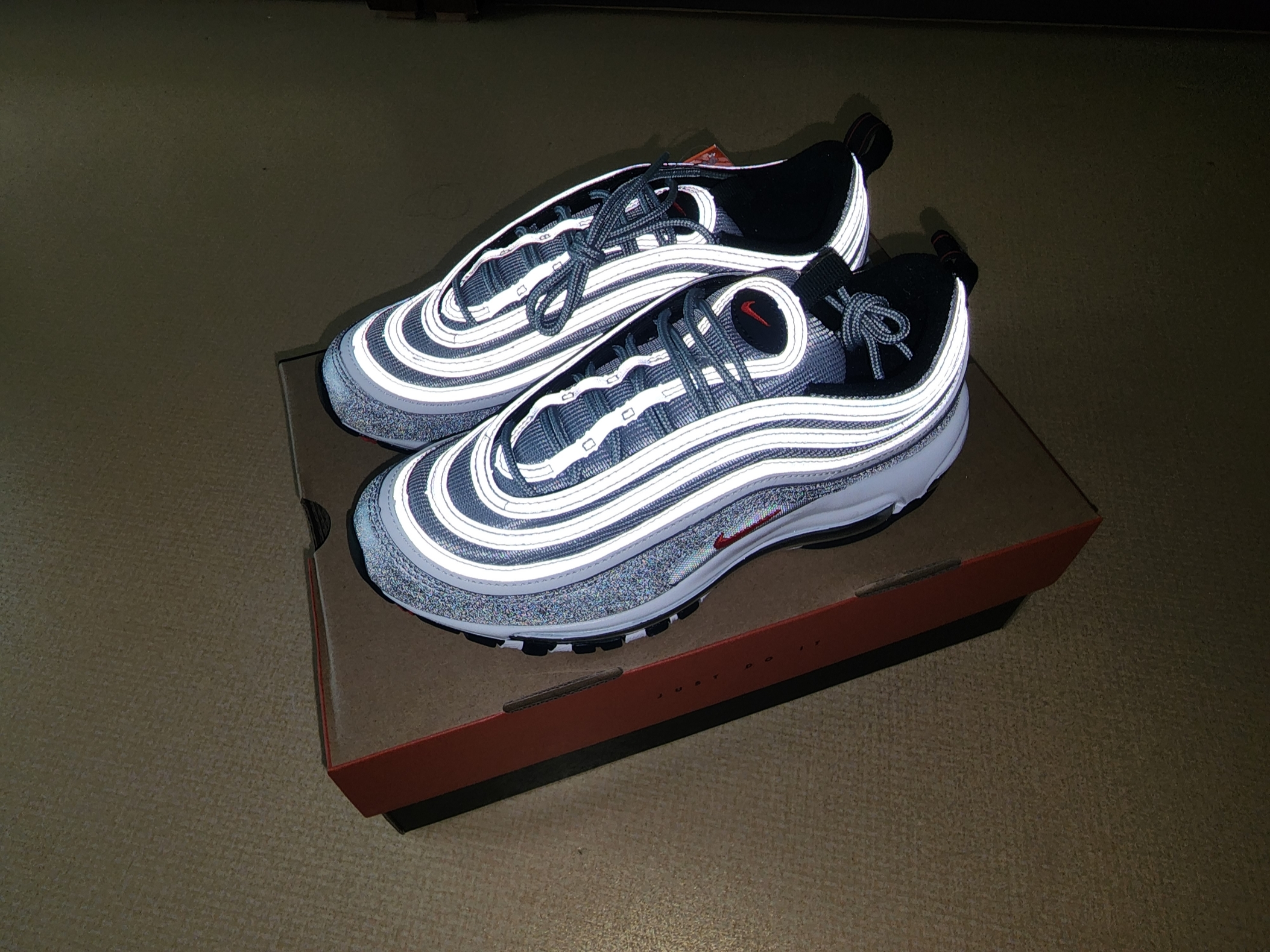 (W) Nike Air Max 97 OG Silver Bullet 2022 착용 스타일 - 1