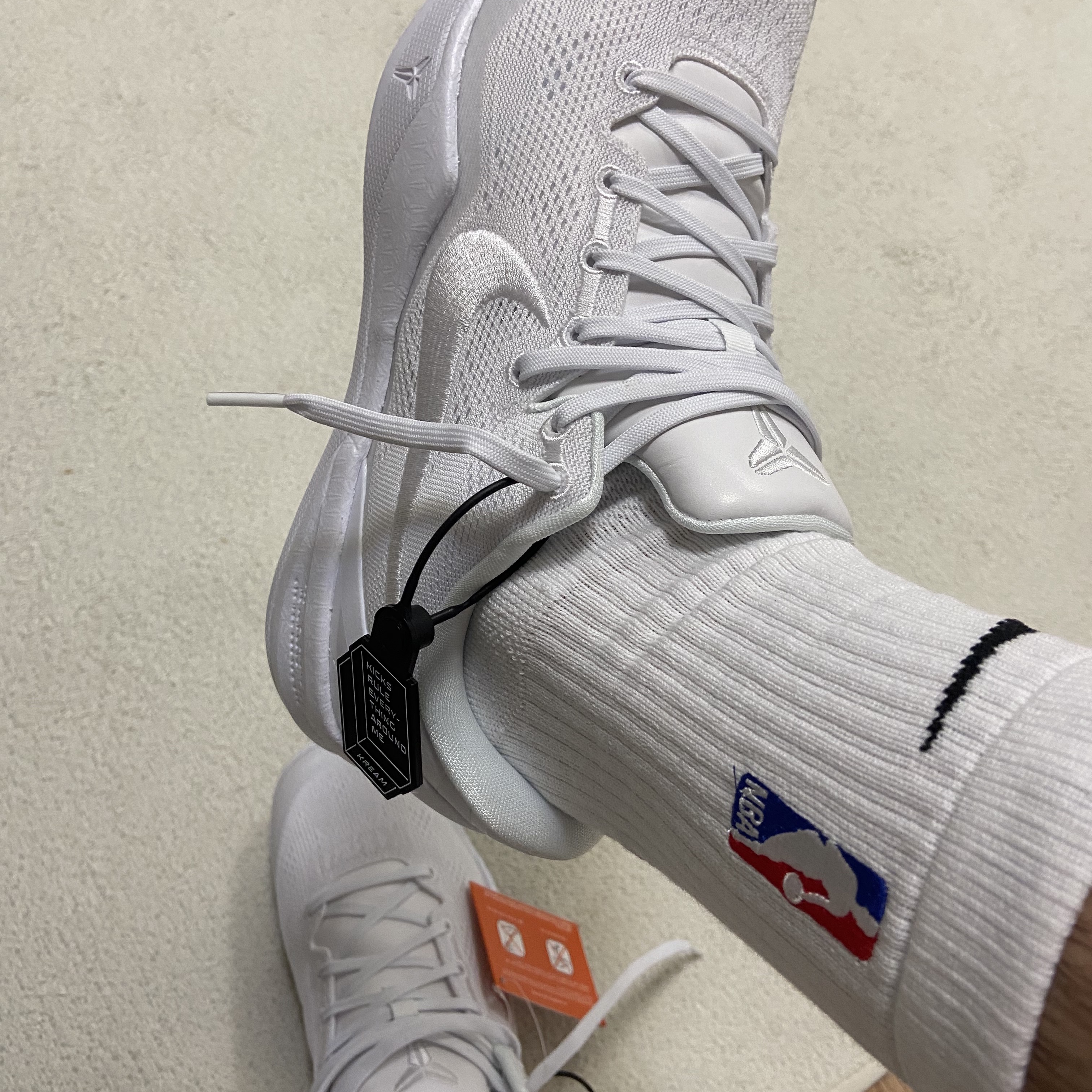 Nike Kobe 8 Protro Halo 착용 스타일