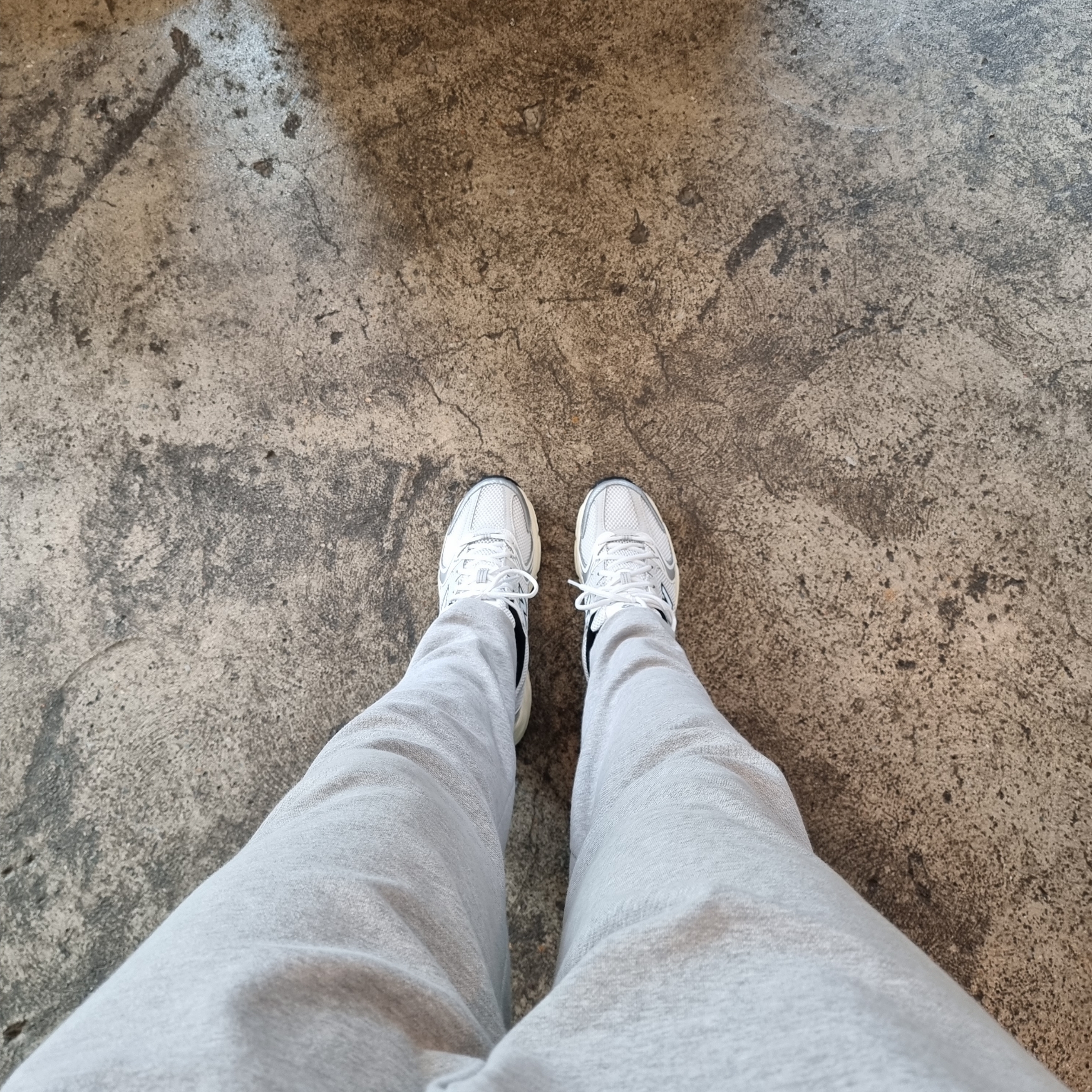 New Balance 530 Silver Cream 착용 스타일