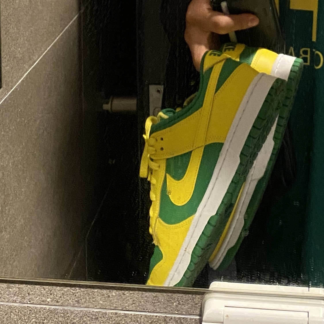 Nike Dunk Low Apple Green and Yellow Strike 착용 스타일