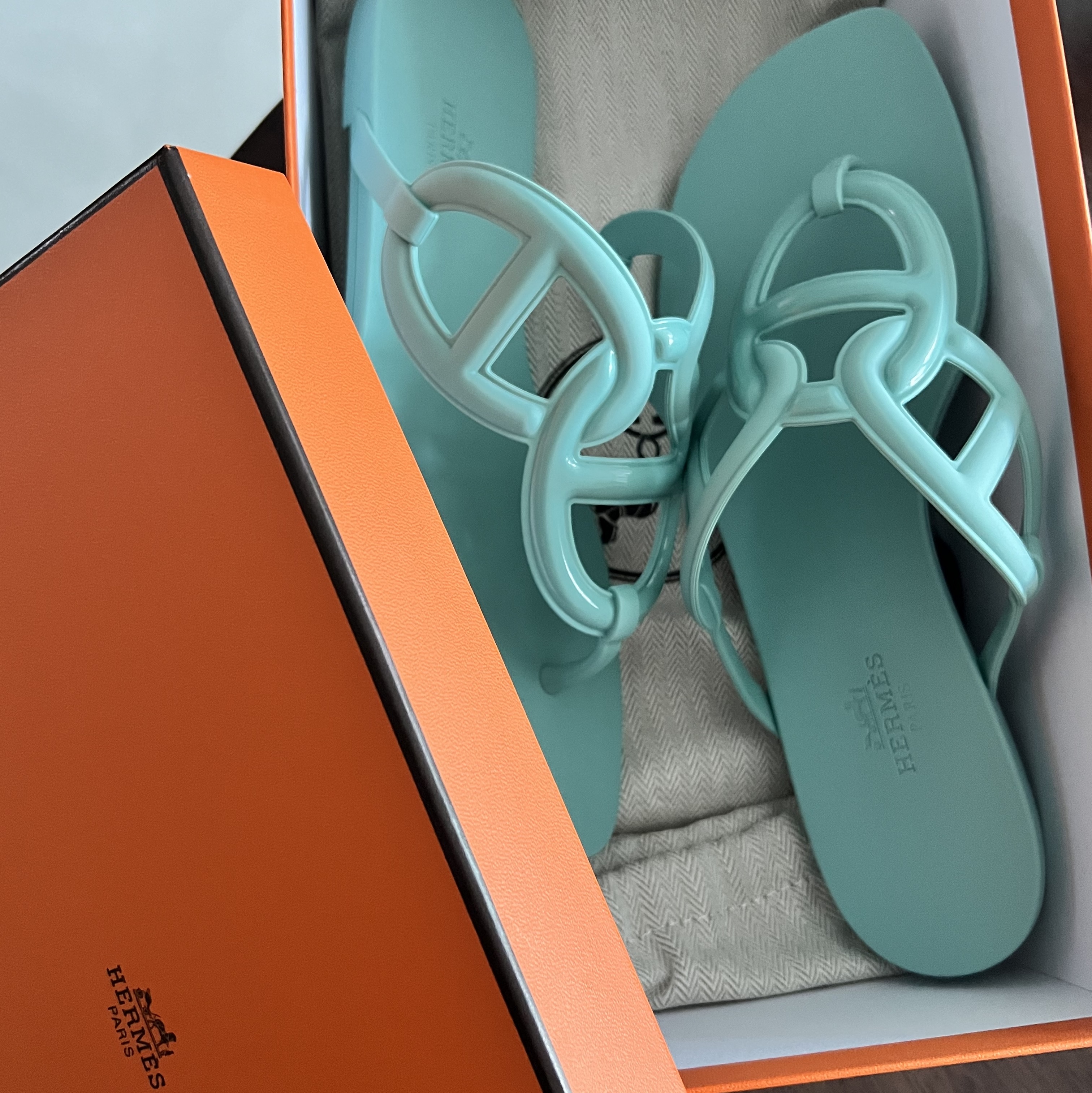 (W) Hermes Egerie Sandal Vert Embrun 착용 스타일