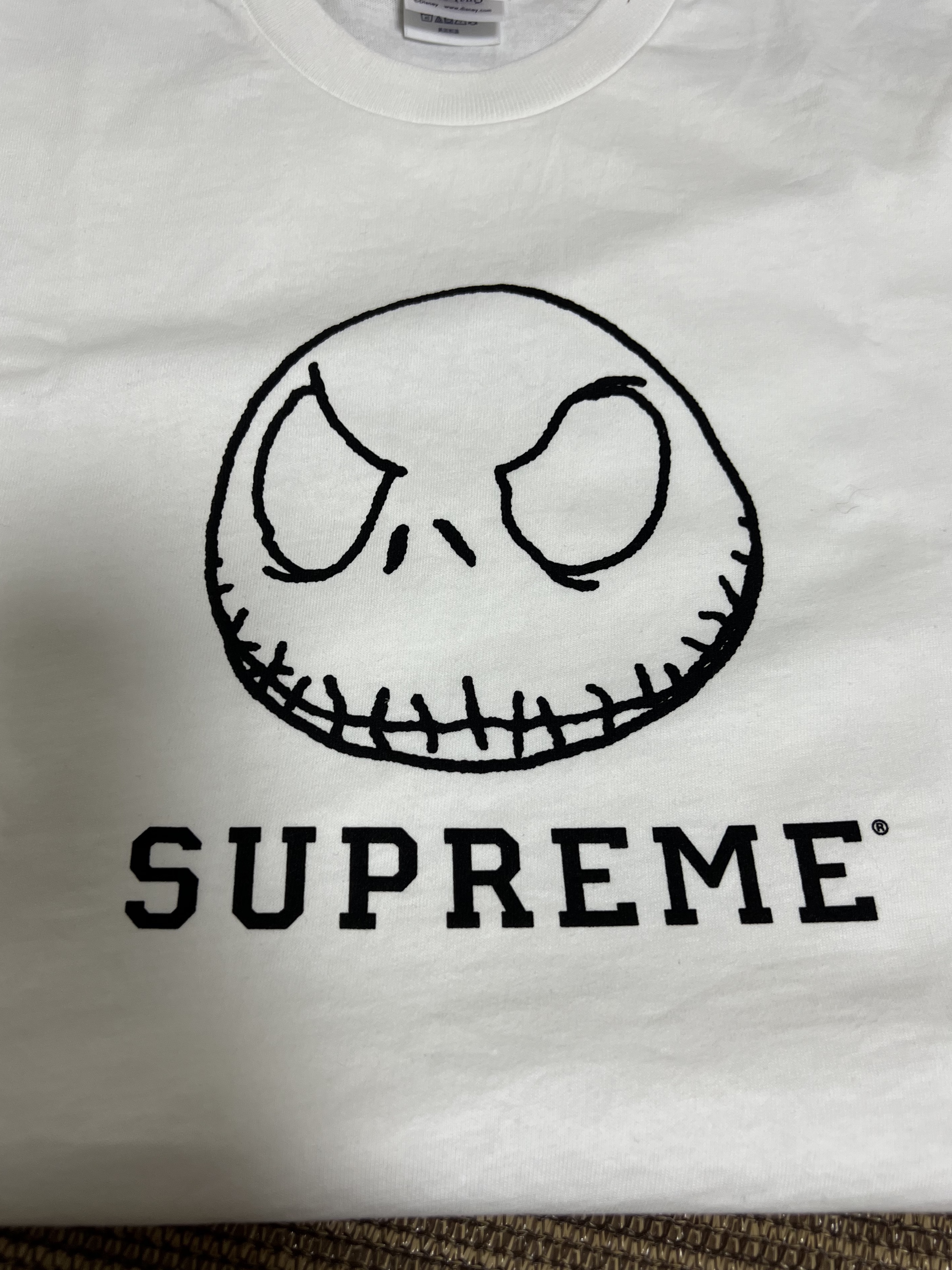 Supreme Skeleton T-Shirt White - 23FW 착용 스타일