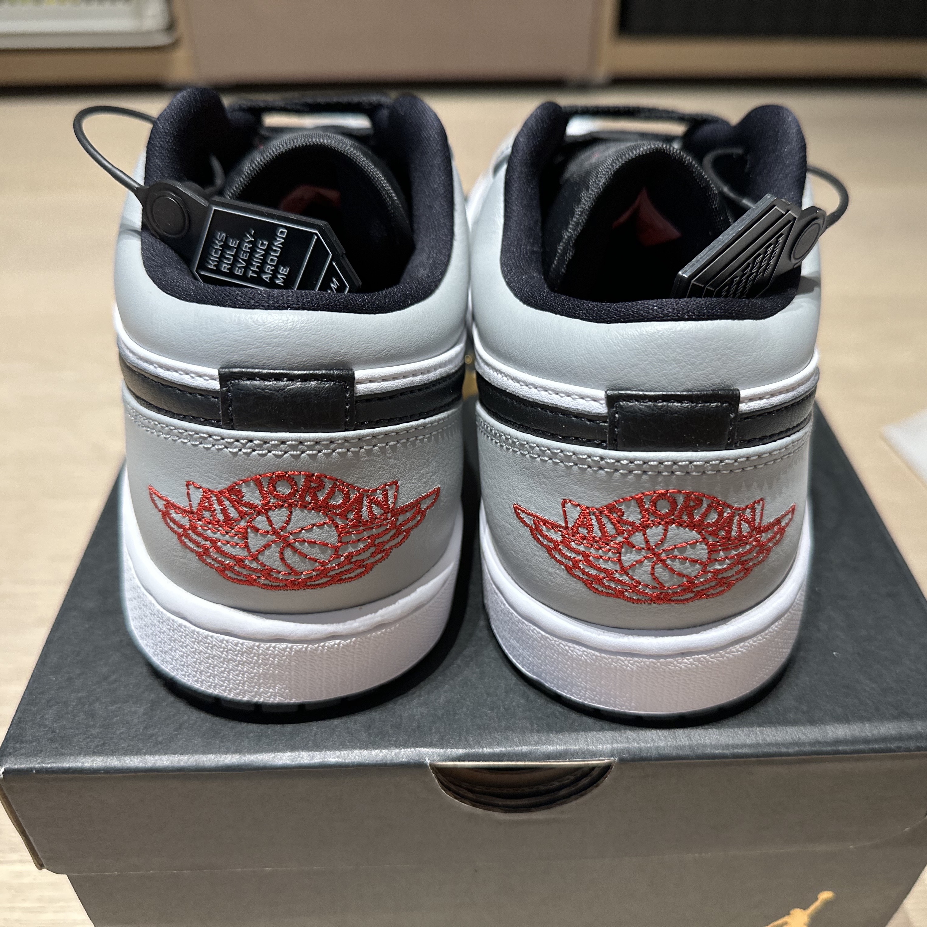 Jordan 1 Low Light Smoke Grey 착용 스타일 - 3