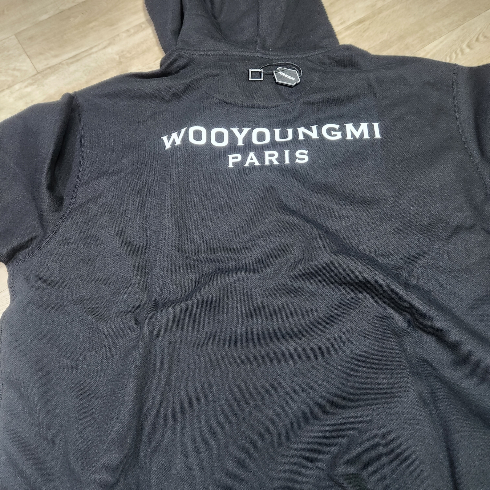 Wooyoungmi Cotton Back Logo Hooded Sweatshirt Black - 23SS 착용 스타일 - 4