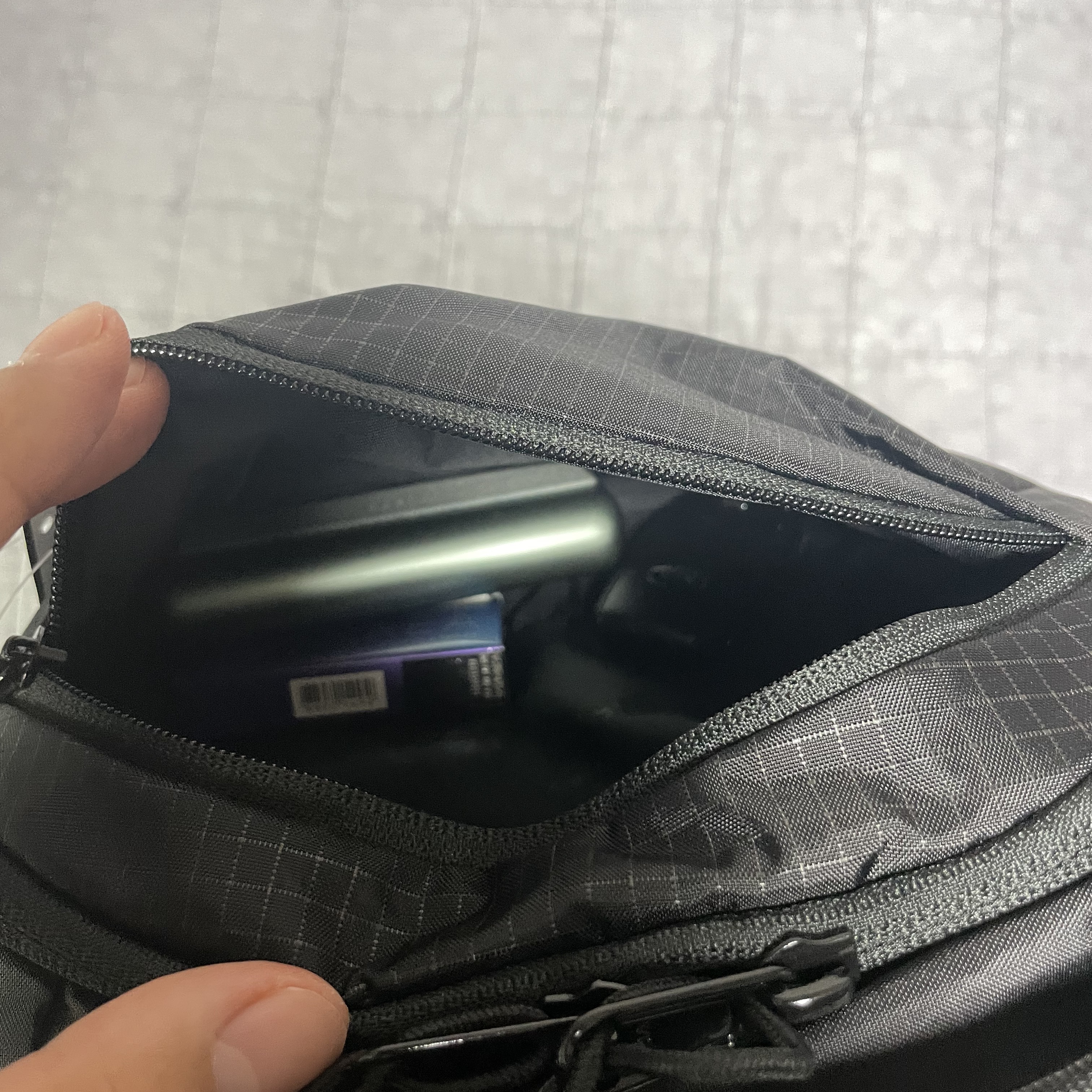 Supreme Backpack Black - 23FW 착용 스타일 - 2