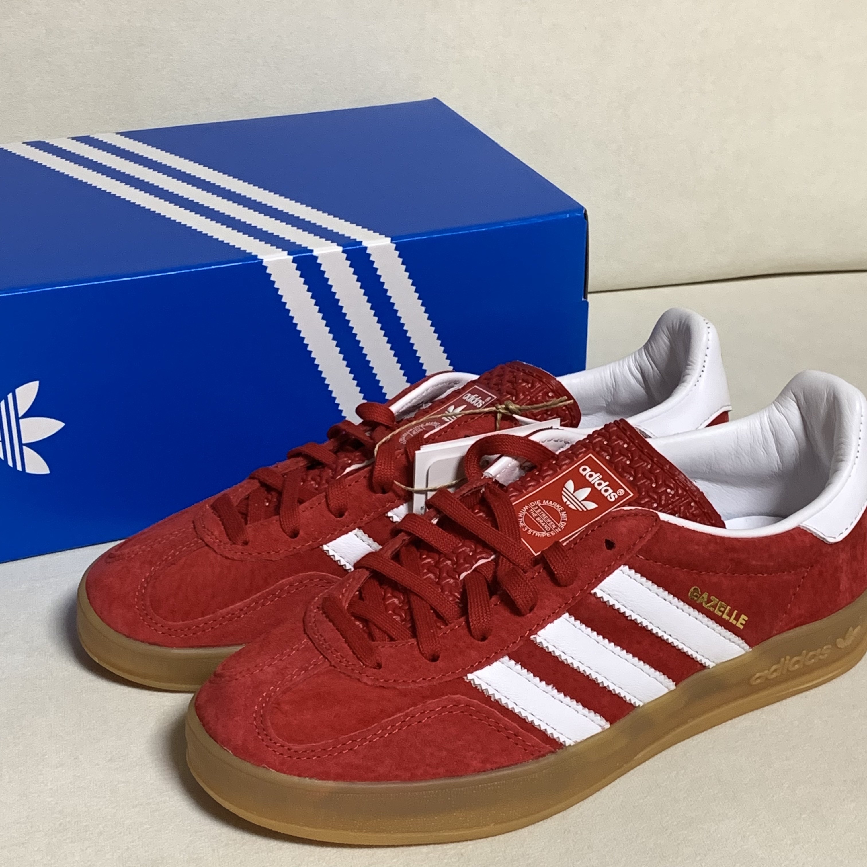 Adidas Gazelle Indoor Scarlet 착용 스타일