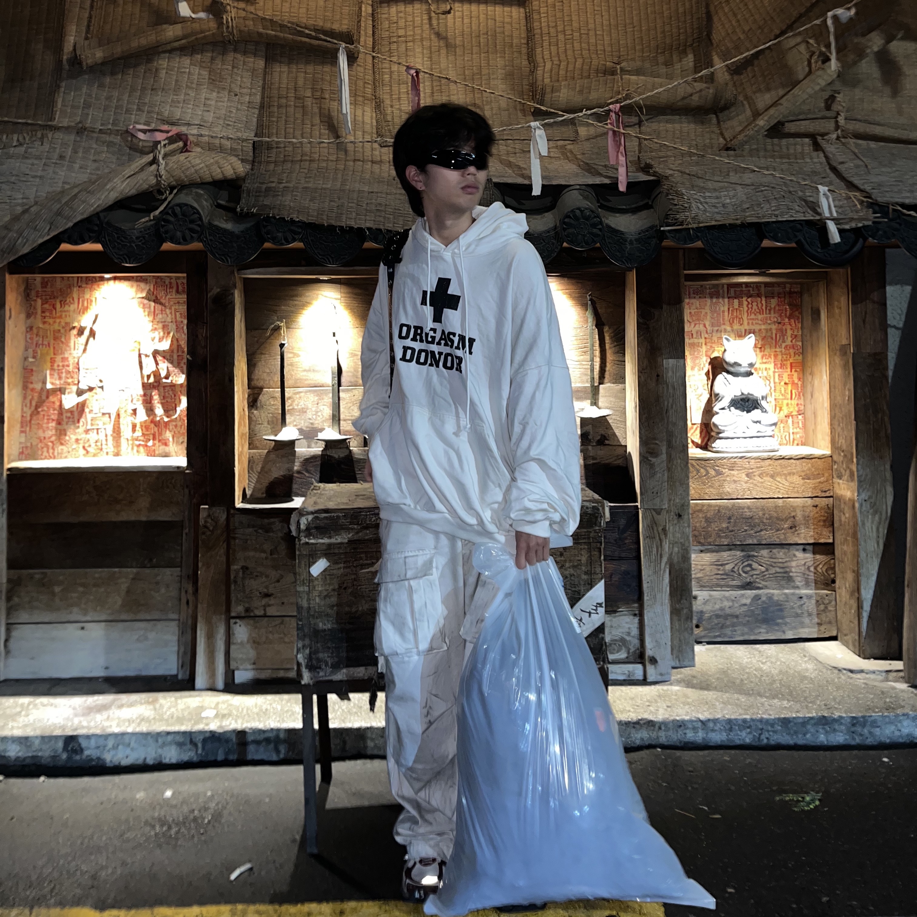 Project G/R Orgasm Donor Hoodie Dirty White, Balenciaga Skin Cat Sunglasses Black 착용 스타일 - 3