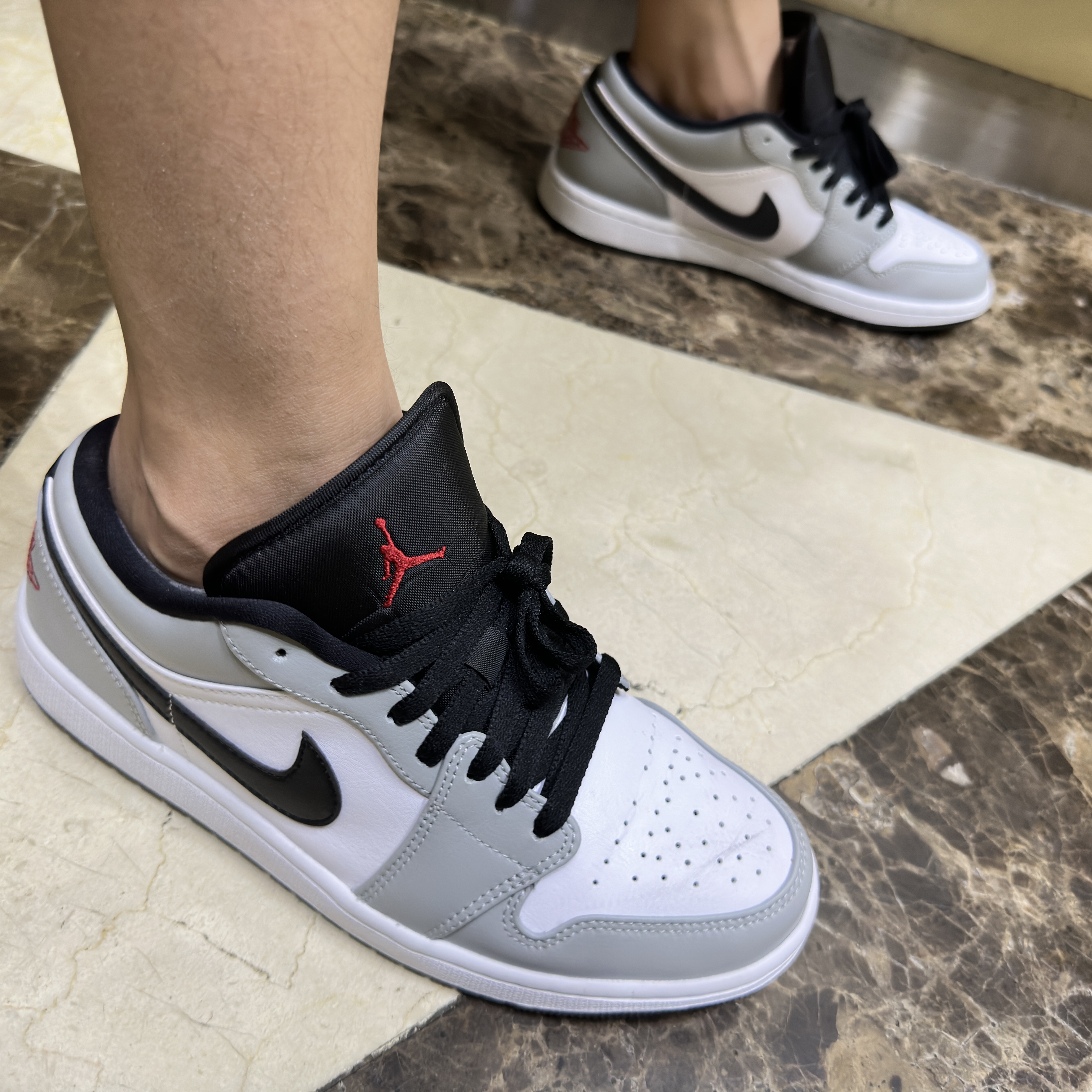 Jordan 1 Low Light Smoke Grey 착용 스타일 - 3